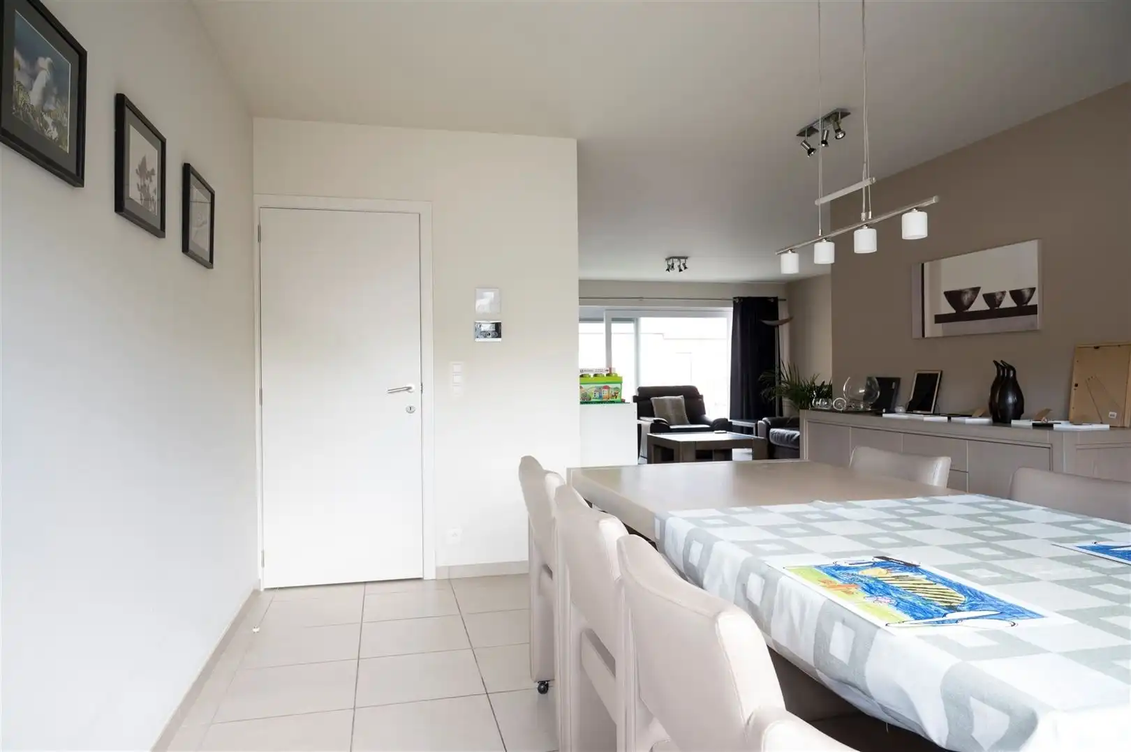 Appartement  TE HUUR aan de stadsrand van Oudenaarde. foto 4