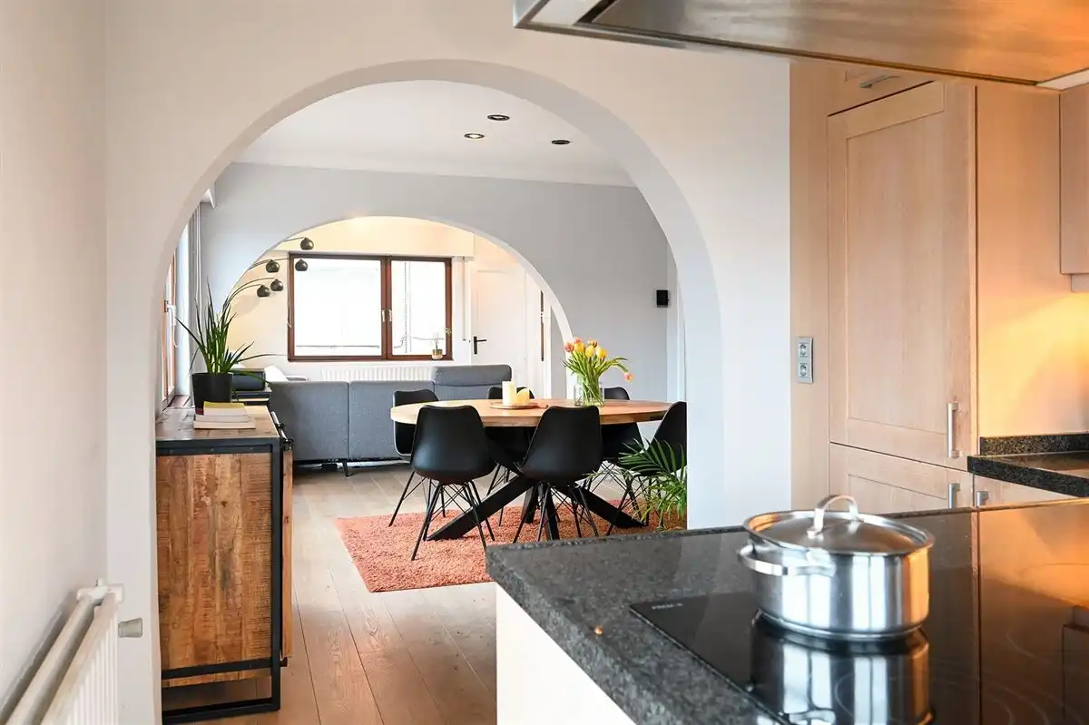 Triplex met 4 slaapkamers en garage foto 7