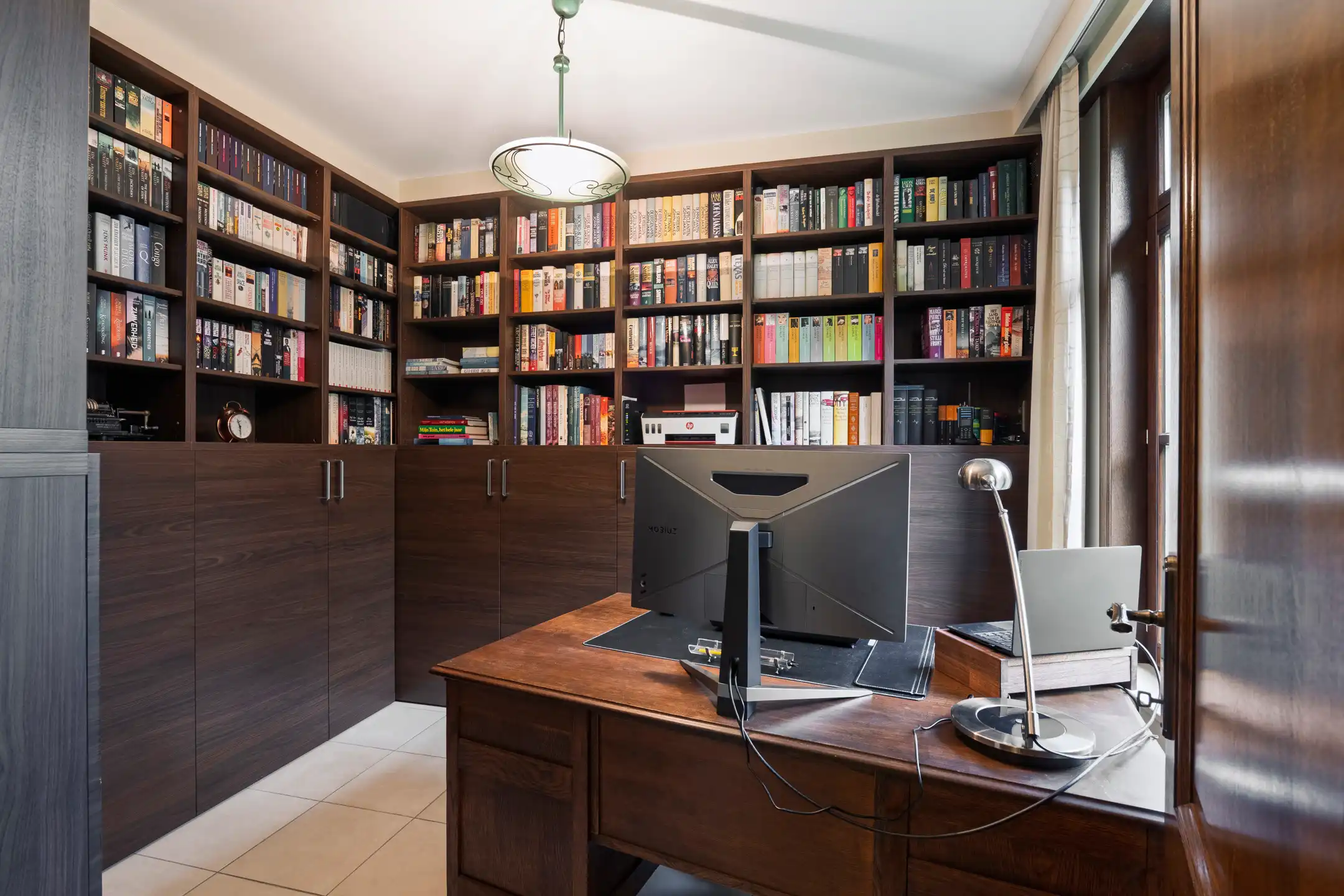 Ruime villa met aangelegde tuin foto 18