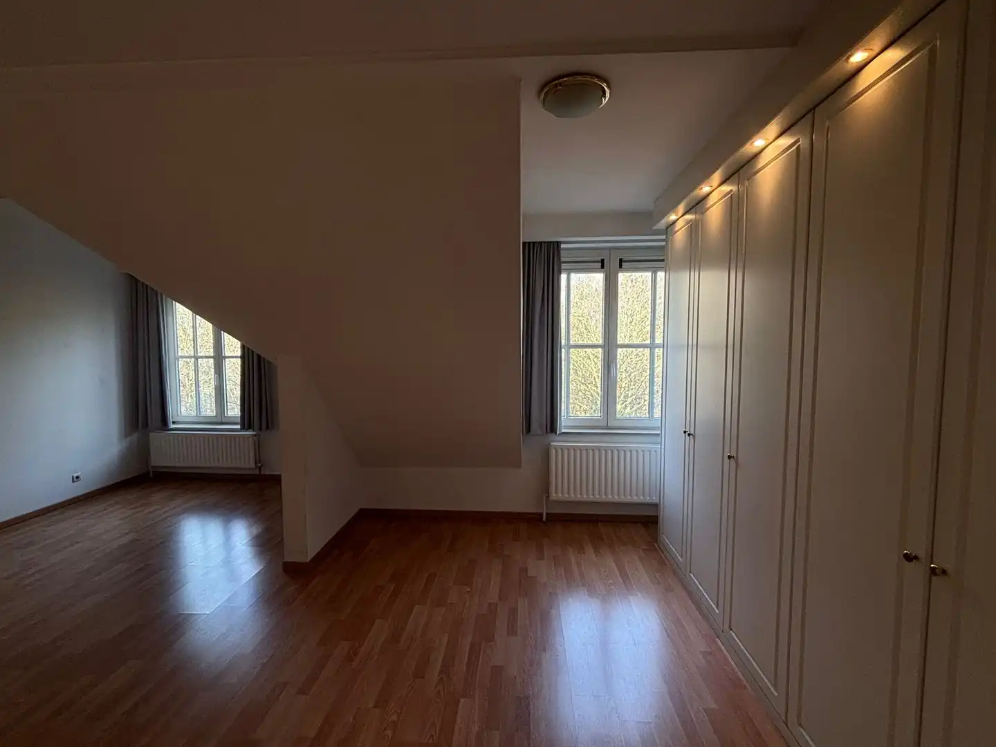DUPLEXAPPARTEMENT MET 4 SLAAPKAMERS EN 3 BADKAMERS foto 8