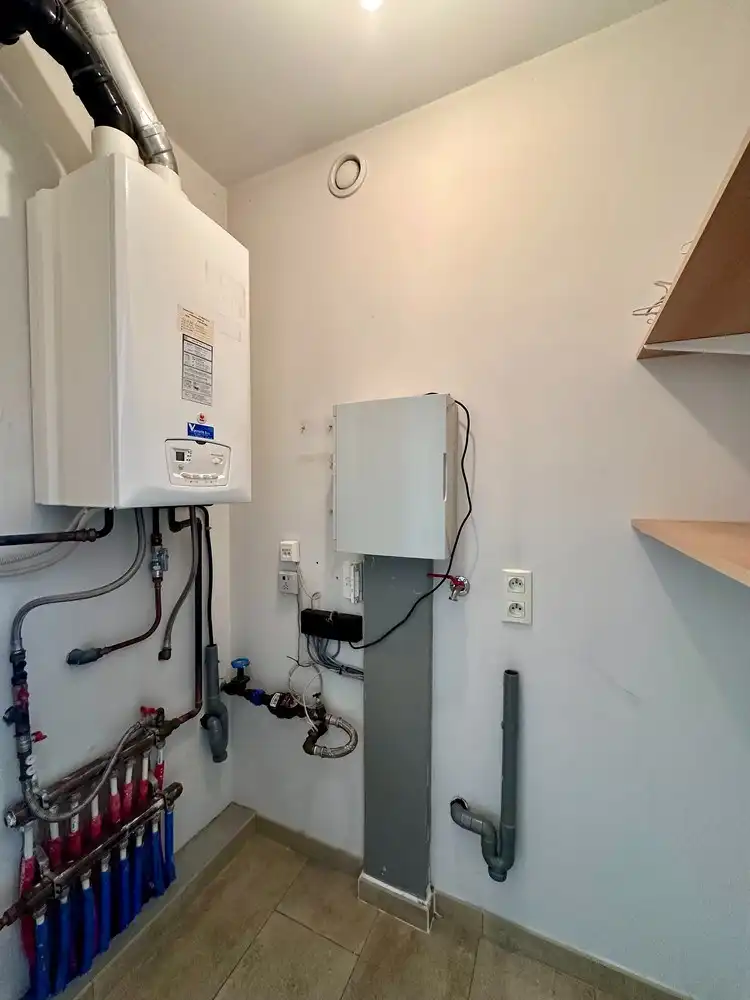 Appartement op centrale ligging te Sint-Andries foto 11