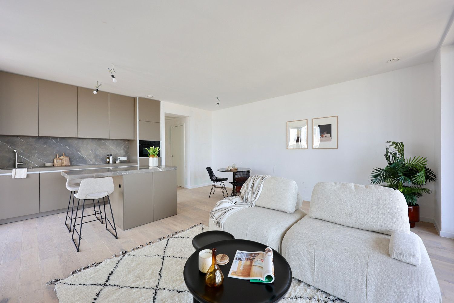 Luxe-appartement met frontaal Scheldezicht met heerlijk terras (30m²) op Nieuw Zuid incl kelderberging - optionele ondergrondse parking beschikbaar foto 8