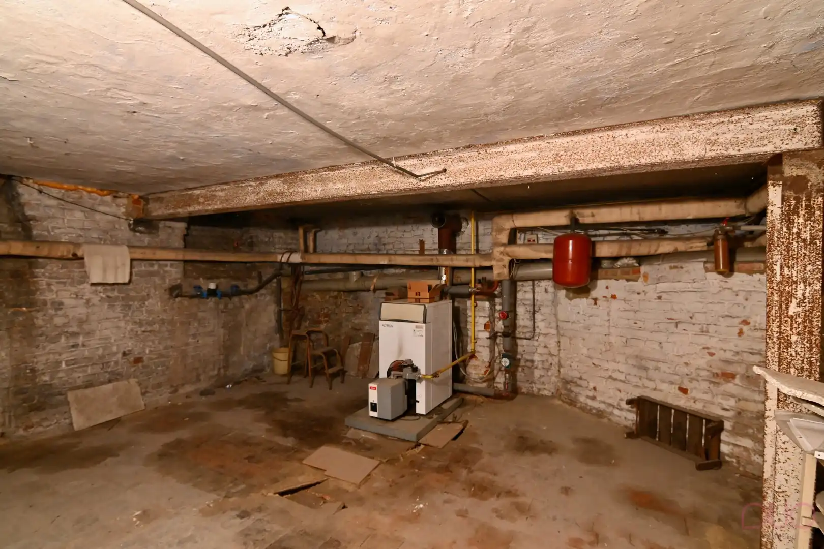 Prachtige herenwoning te renoveren in het hartje van Sint-Truiden met 6 slaapkamers en garage van 62m2 foto 30