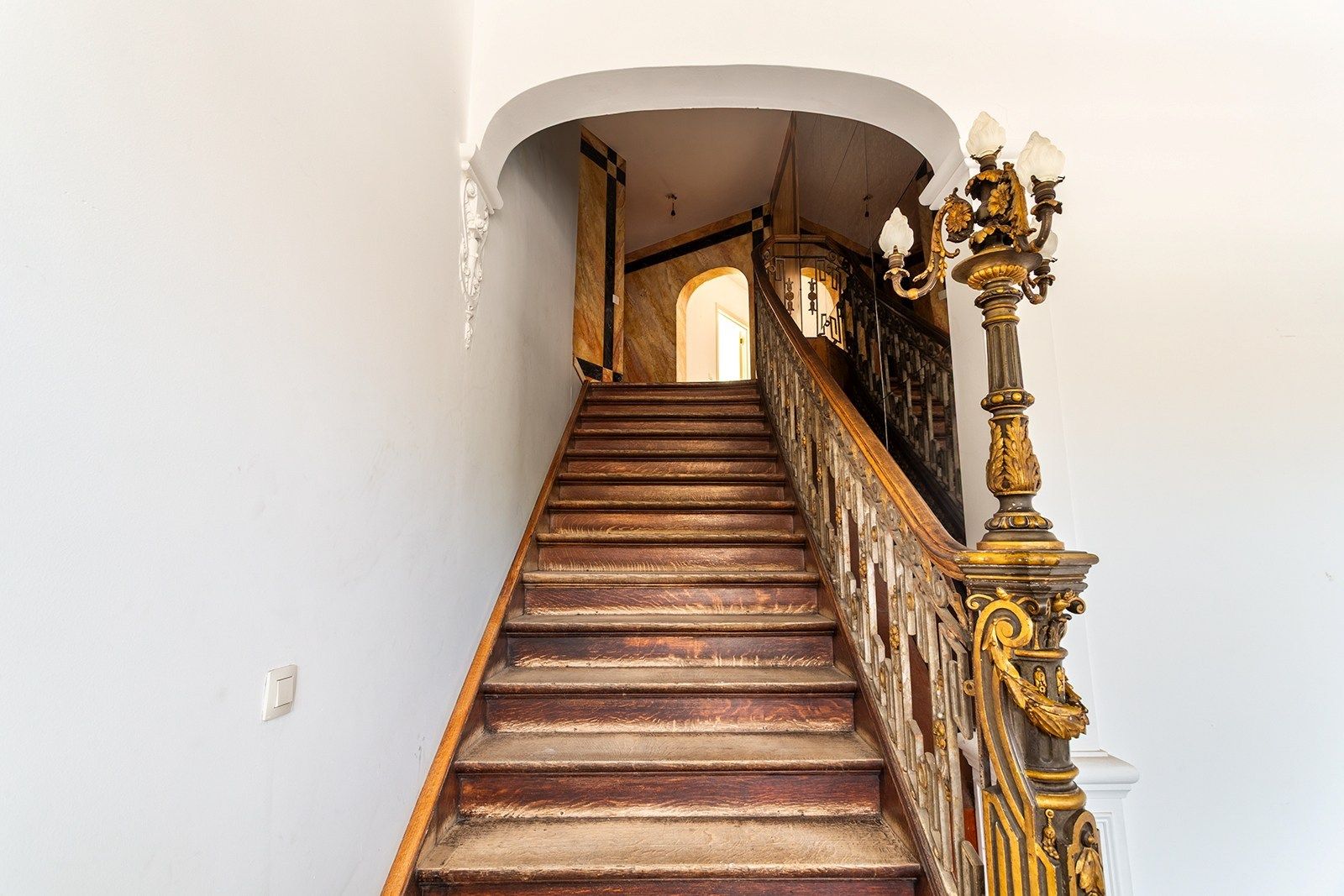 Charmante herenwoning of kantoorgebouw met zicht op de Waalsekaai foto 7