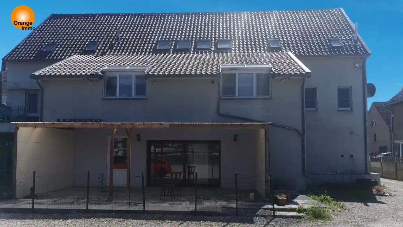 Opbrengstpand met handelspand  (op te delen in 2 appartementen) en 6 (8) appartementen op de eerste en tweede verdieping te koop. foto 3