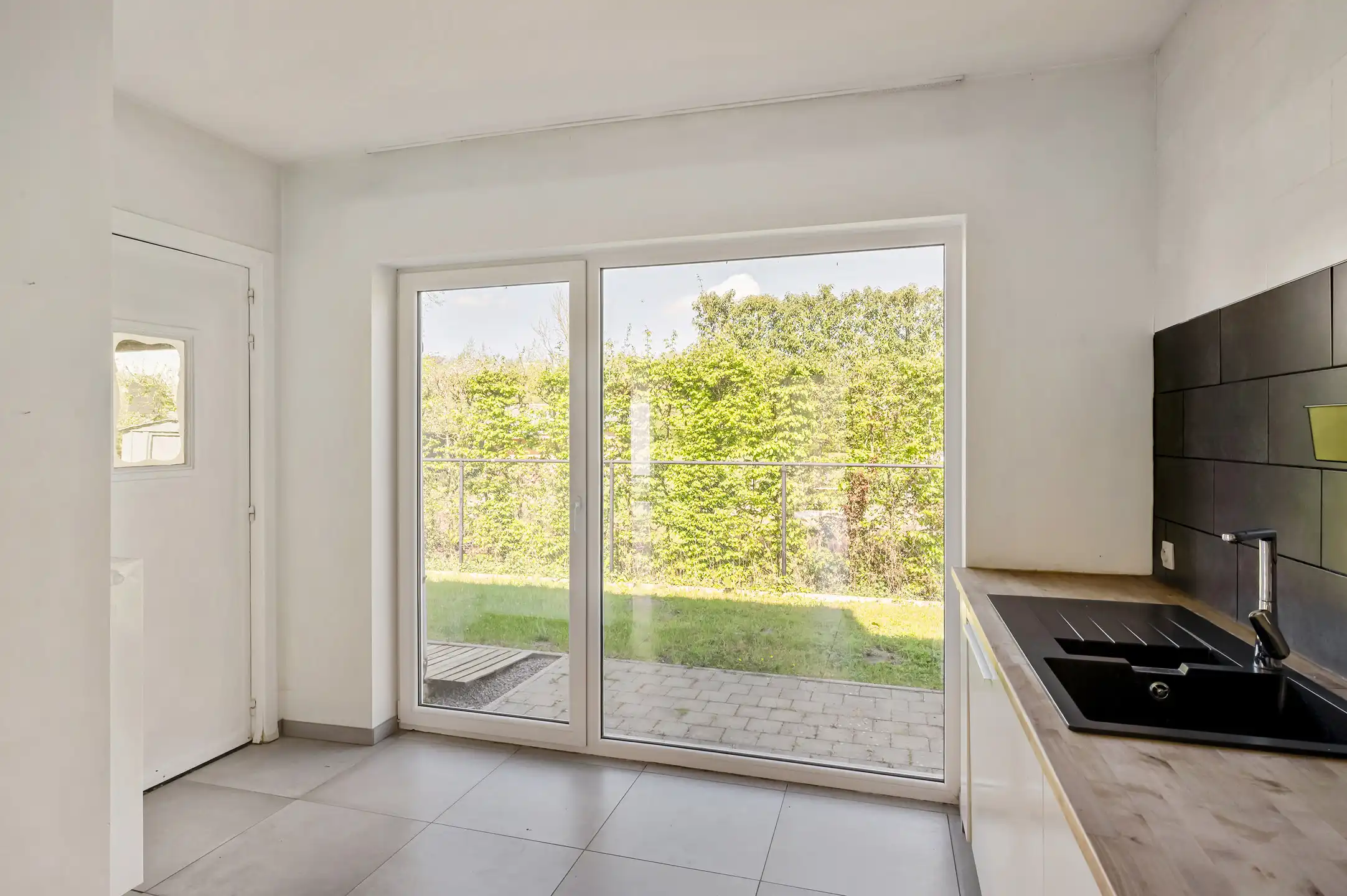 Rustig gelegen en energiezuinige woning met 3 slaapkamers op een prachtig perceel van 381 m² foto 8