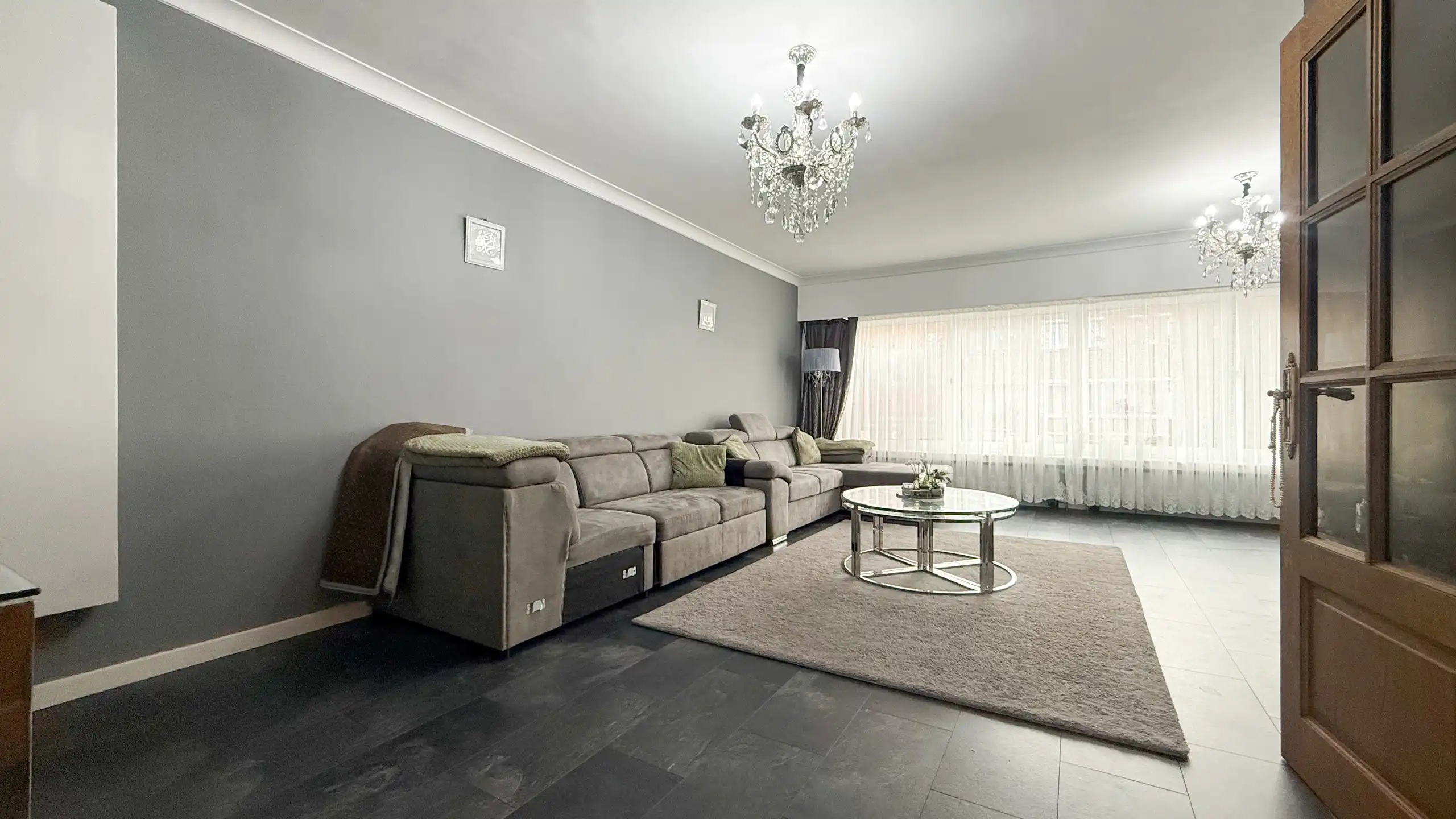 Volledig gerenoveerde woning met 3 slpks + garage en tuin! foto 9