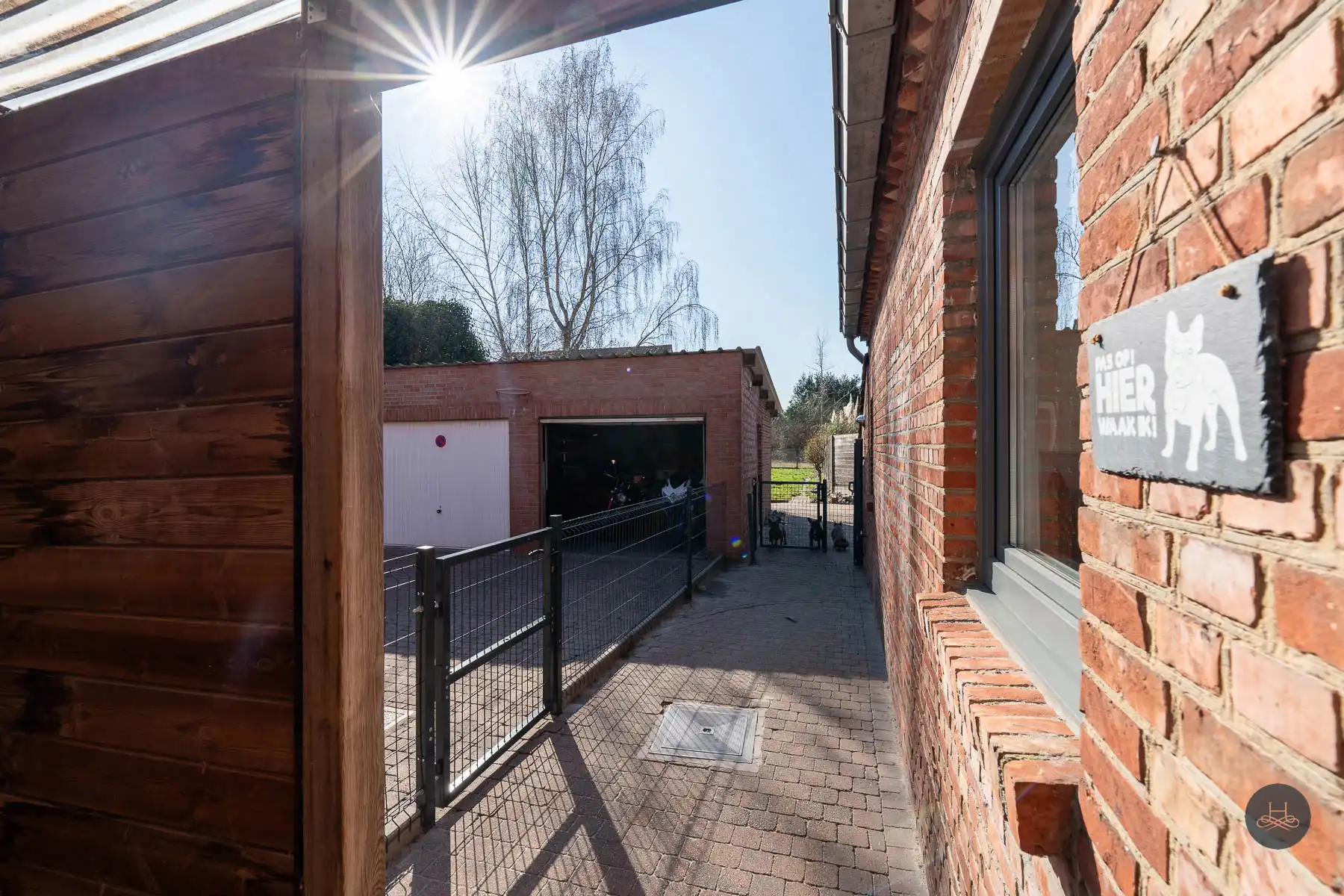 Ruime starterswoning met tuin en dubbele garage foto 26