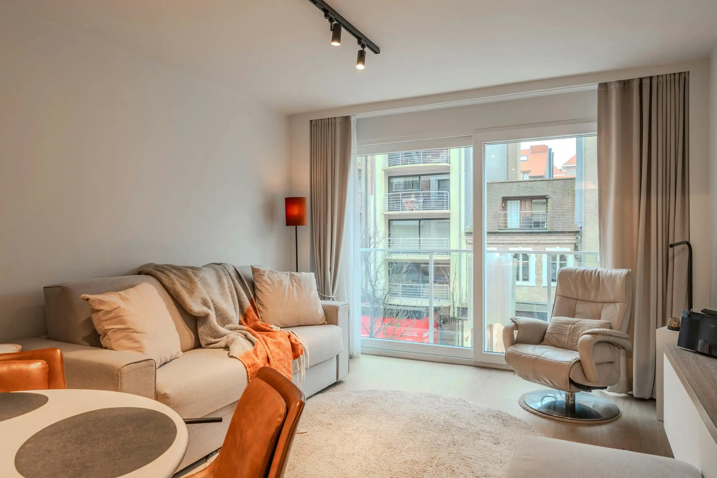 Stijlvol gerenoveerde studio op toplocatie foto 12