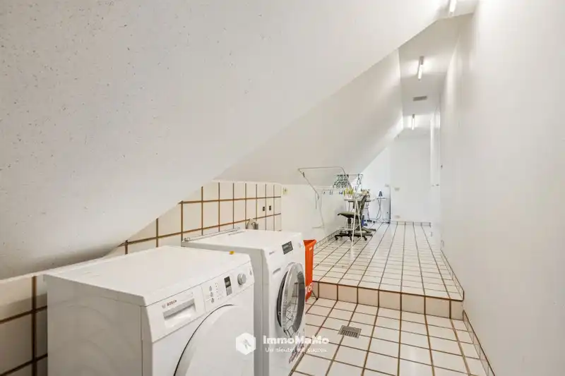 UNIEKE VILLA MET BINNENZWEMBAD EN PAARDENSTALLEN OP EEN TOPLOCATIE TE KOOP IN MENDONK (GENT) foto 44