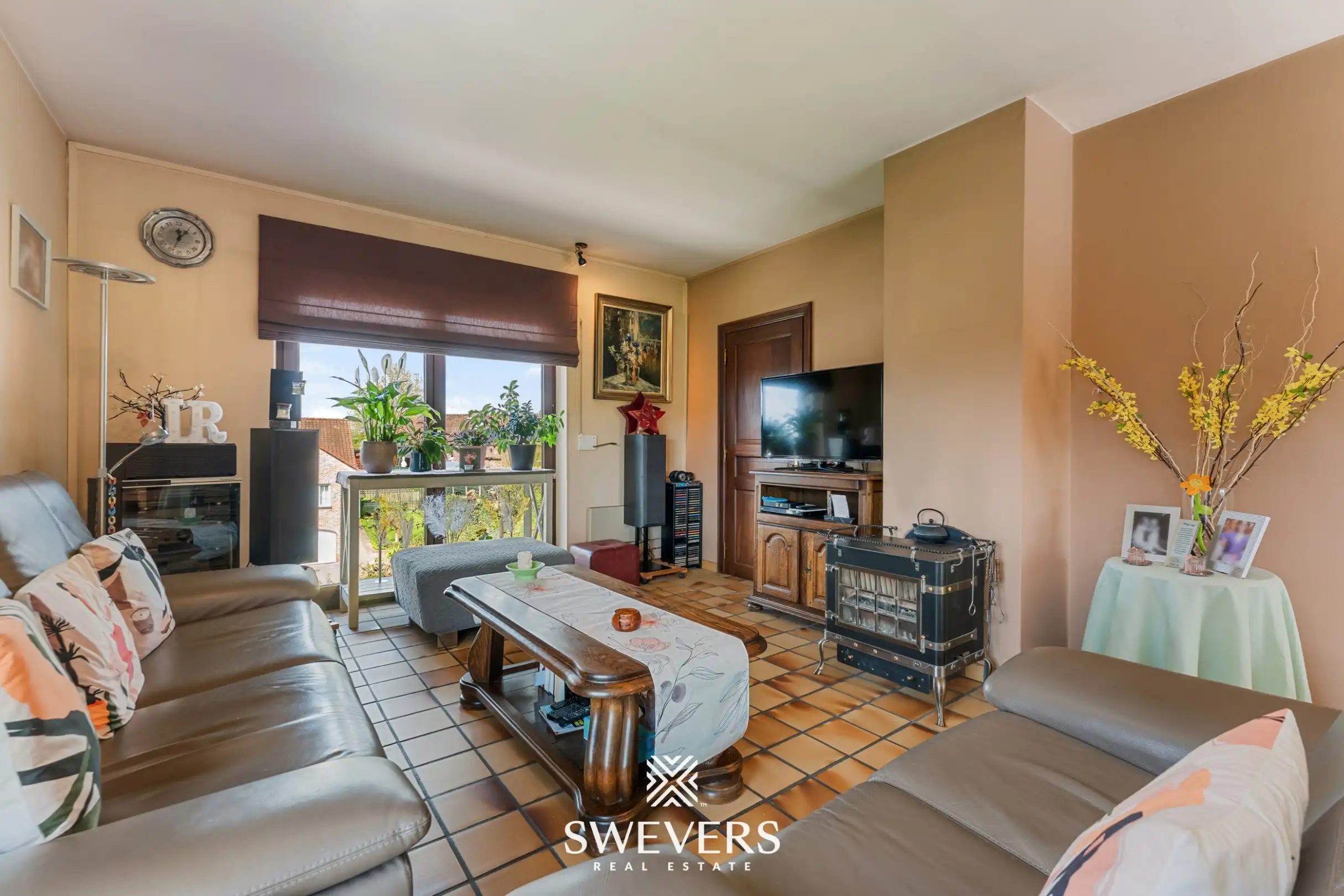 Woonst met 6 slaapkamers en verzicht te Borgloon foto 2