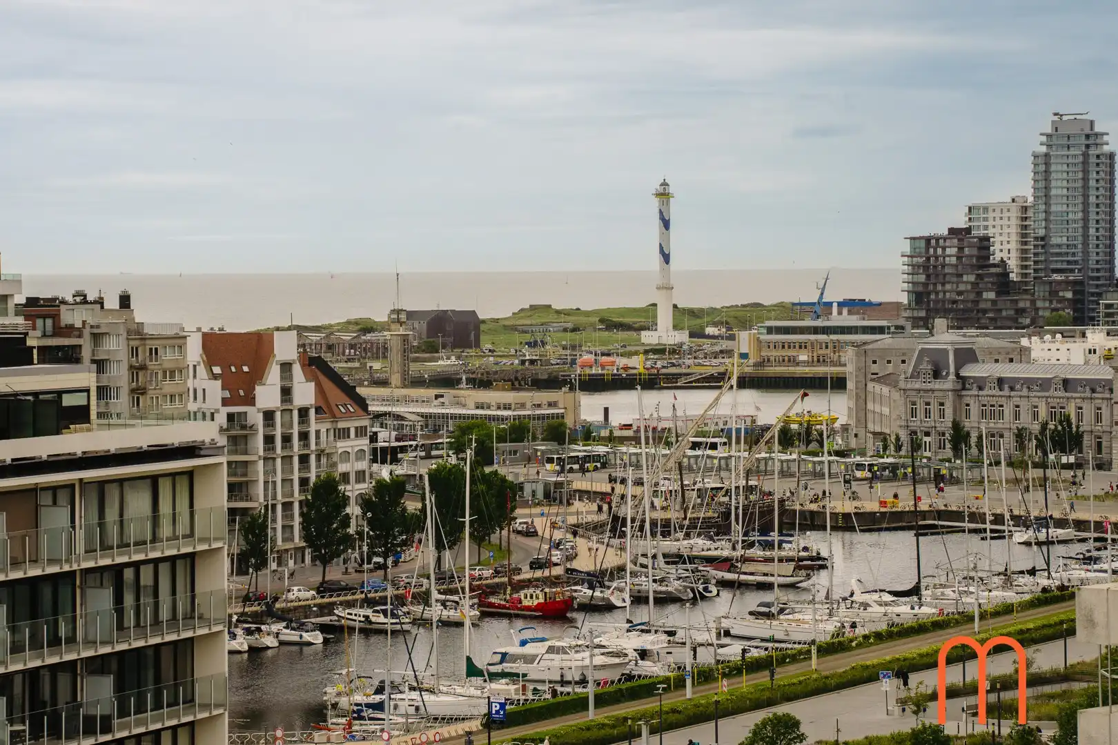 Appartement te koop in Residentie Melinda – 11de verdieping met uniek zicht op de jachthaven foto {{pictureIndex}}