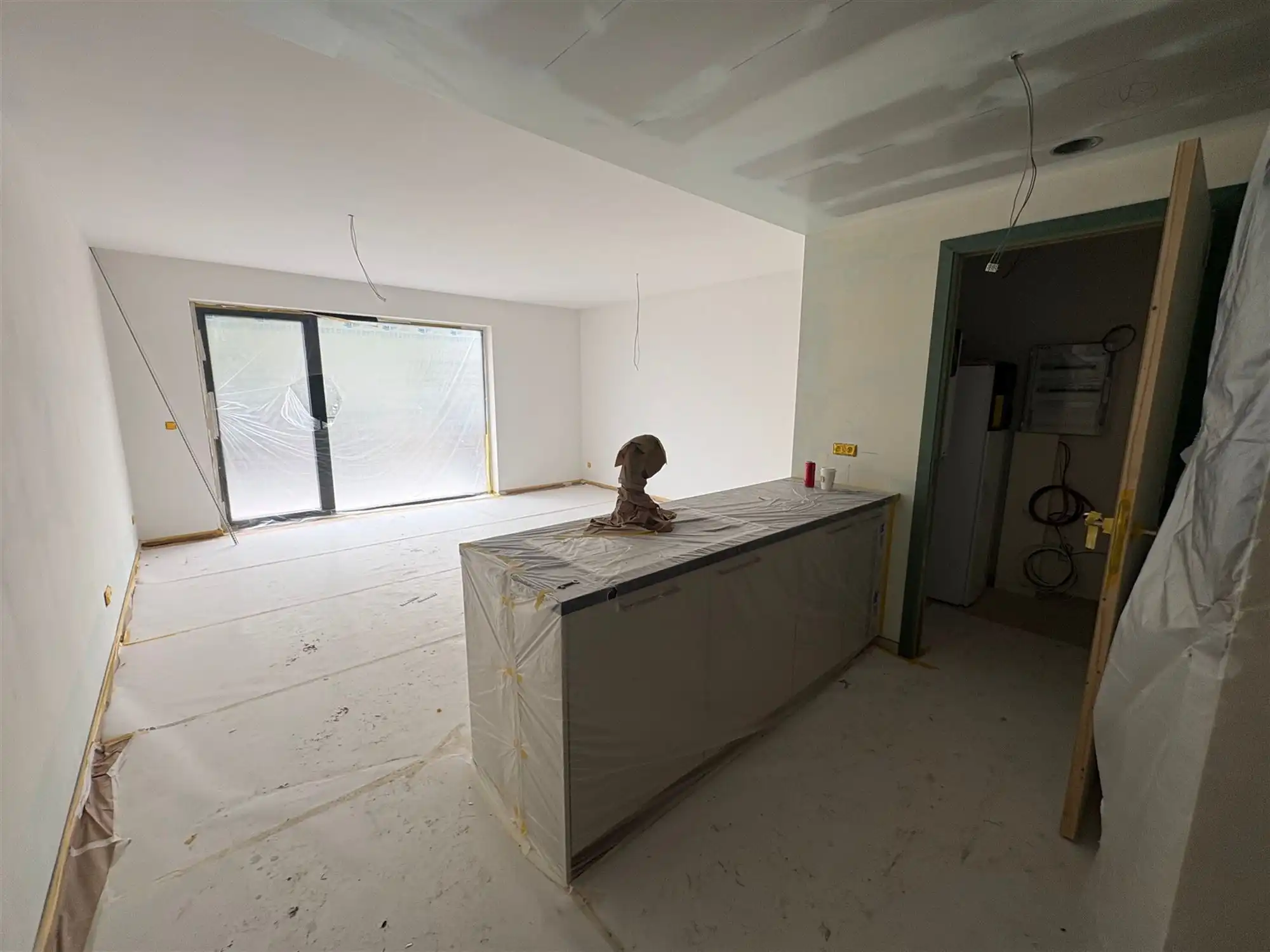 Appartement met 1 slaapkamer en terras. foto 2