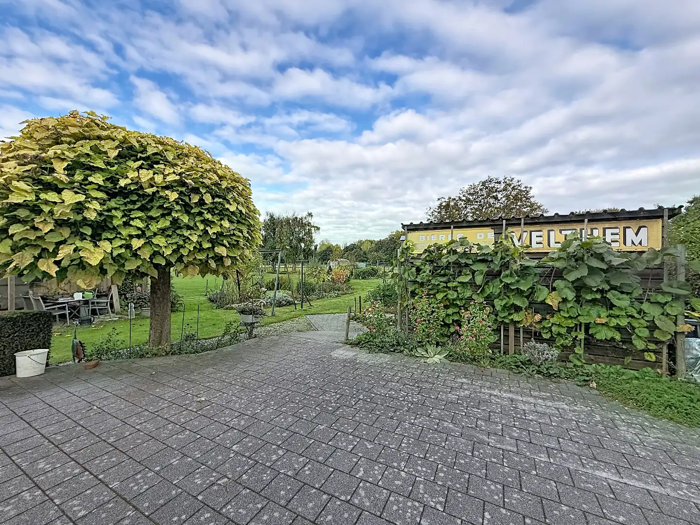 Karaktervolle vrijstaande woning op een prachtig groen perceel foto 27