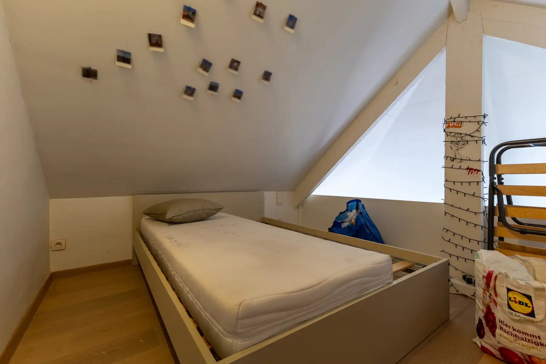 Opbrengsteigendom met 4 wooneenheden en 2 garages foto 45