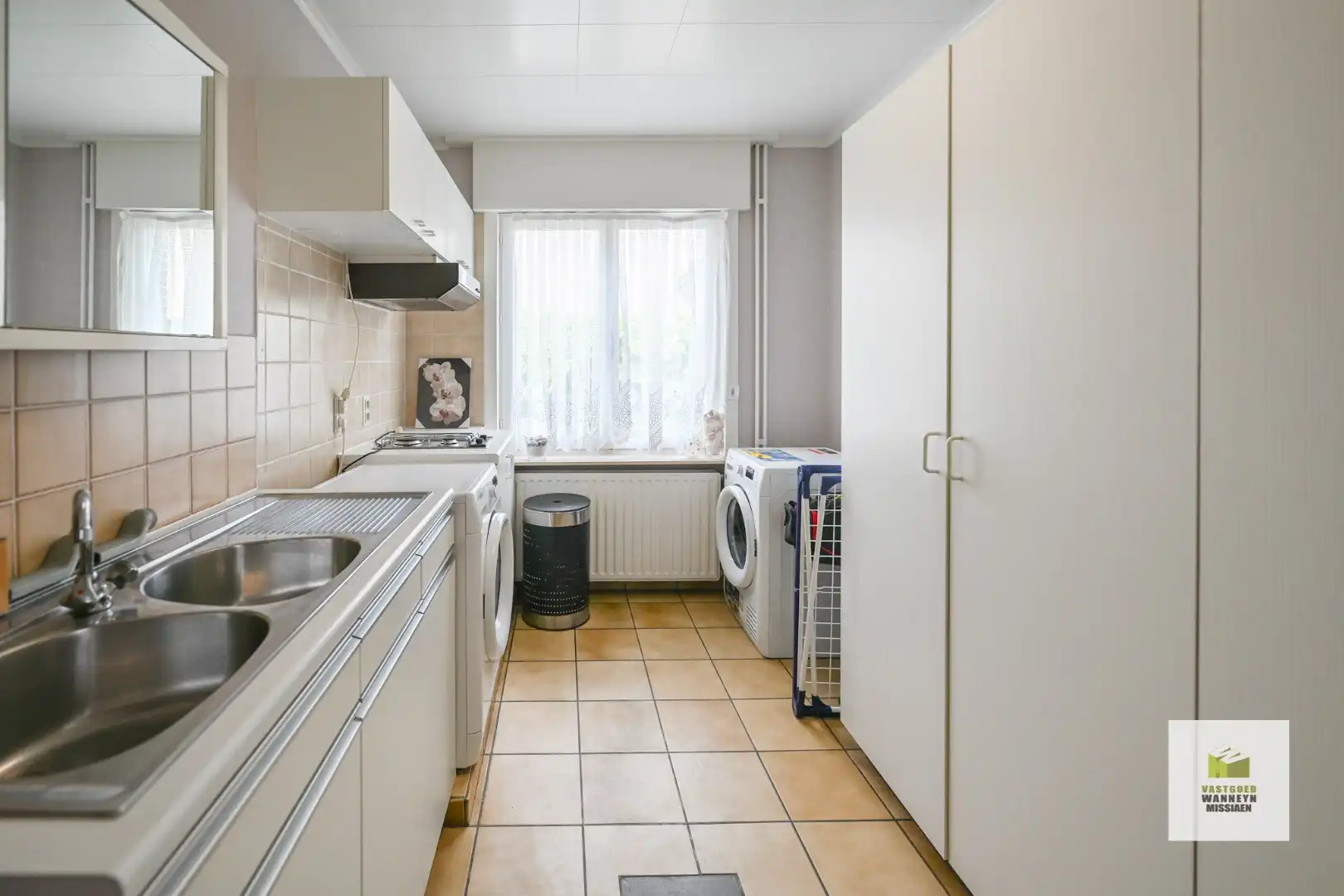 Gelijkvloerse alleenstaande woning met 5 slaapkamers op 657m2 foto 8