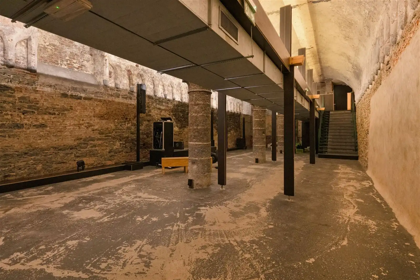 Authentieke handelsruimte van 400 m² in centrum Gent! foto 4