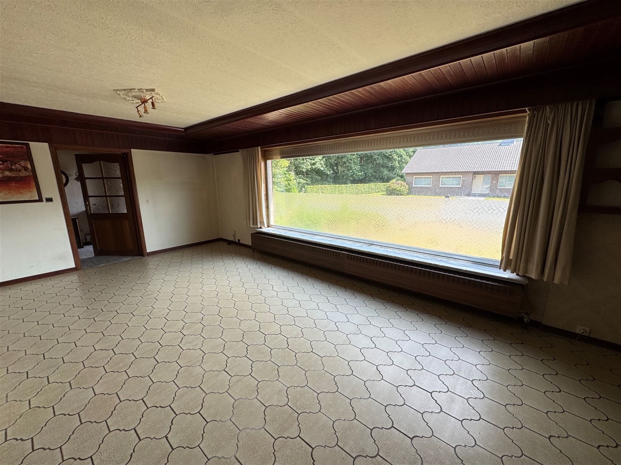 GOED ONDERHOUDEN GELIJKVLOERSE WONING (181M2) MET 3 SLAAPKAMERS EN GROTE TUIN (12A53) TE KOERSEL foto 3