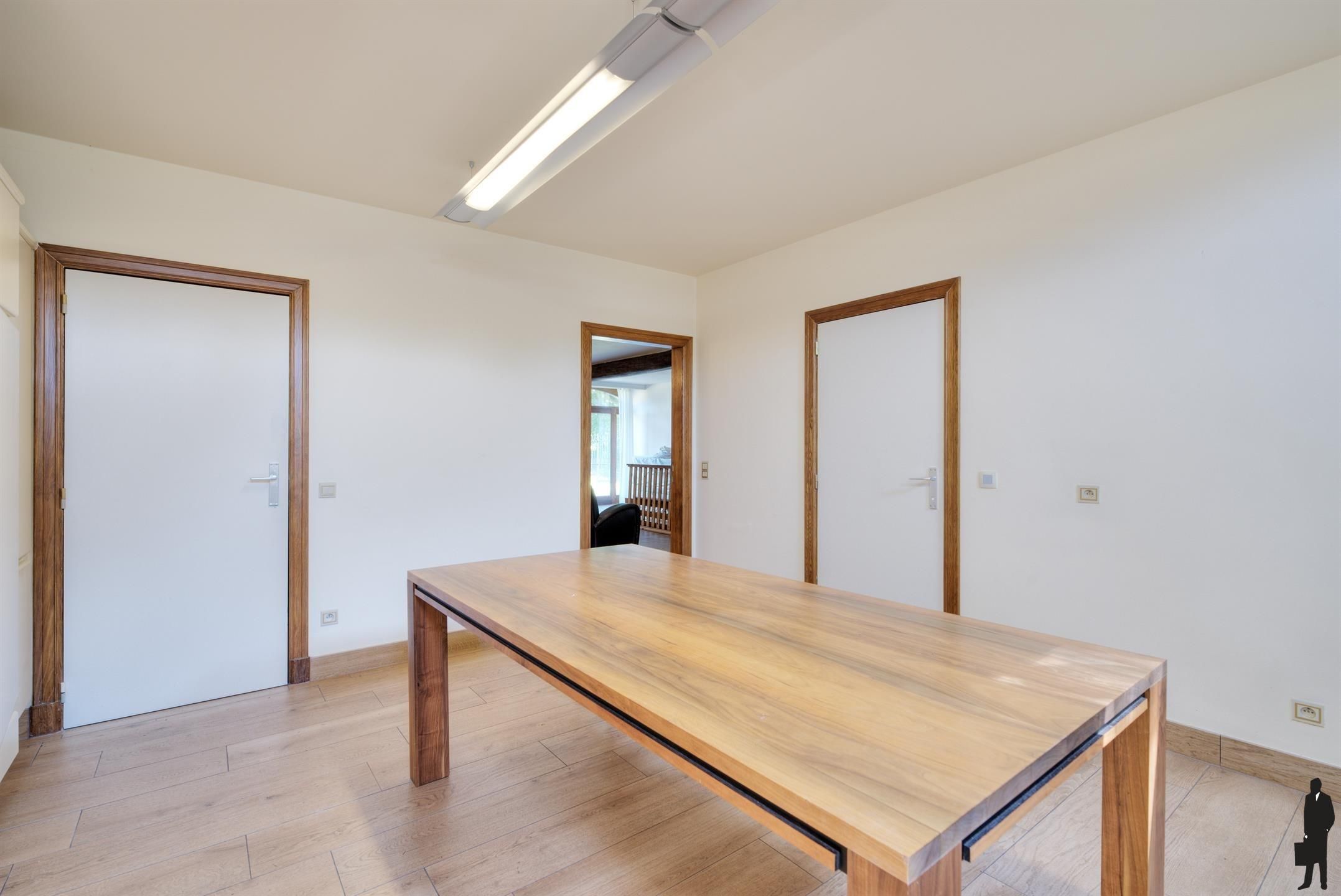 Luxe kangoeroe-villa te Sint-Job met paardenacc. op ca. 1,2 HA! foto 35