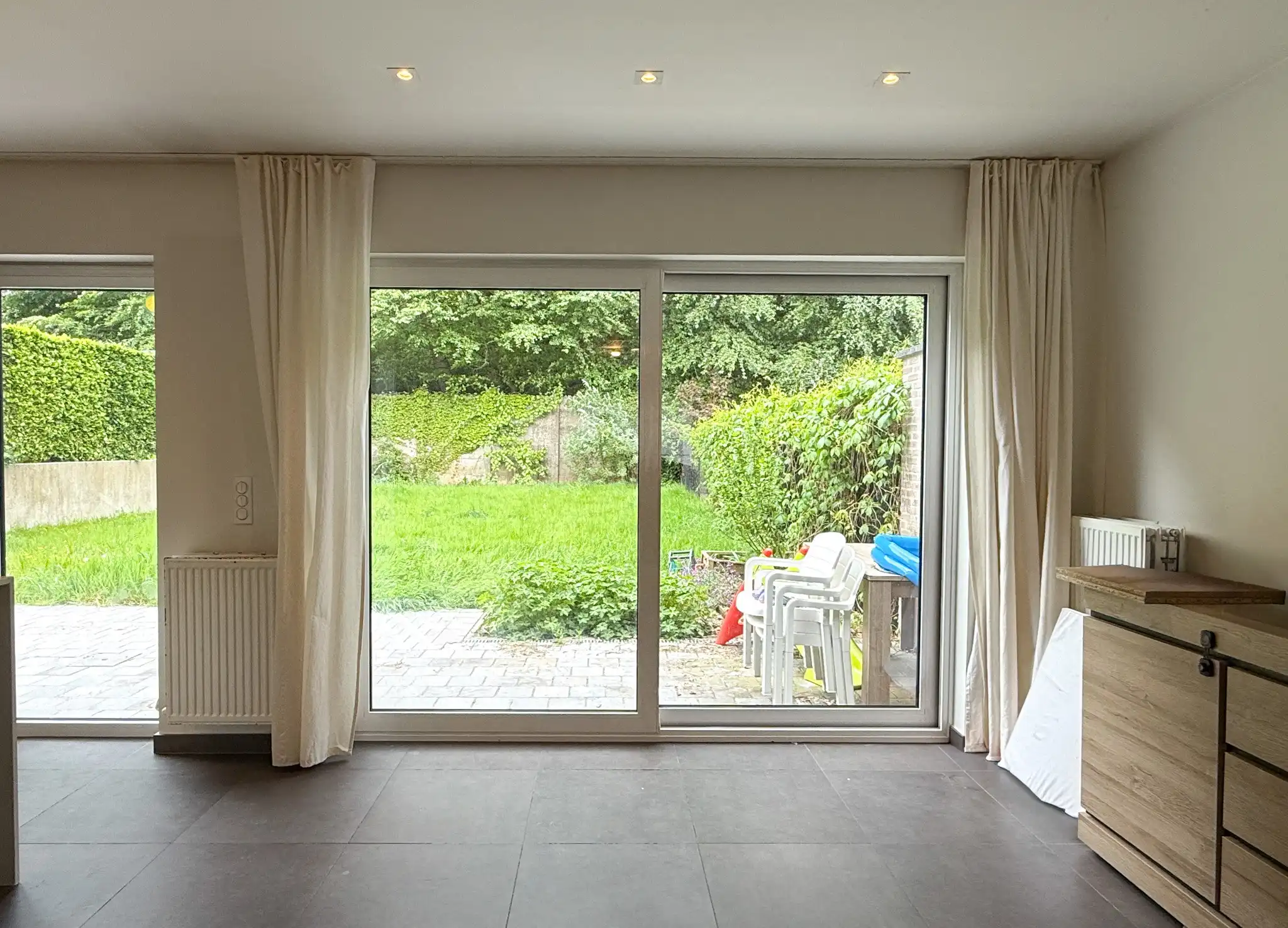 Rustig gelegen woning met 3 slaapkamers, dressing, bureau, tuin en garage foto 3