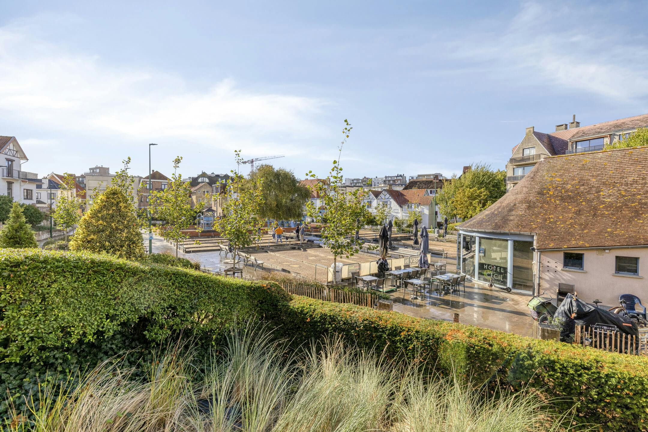 Gerenoveerd appartement (93m²) met zeer ruime tuin te De Panne foto 20