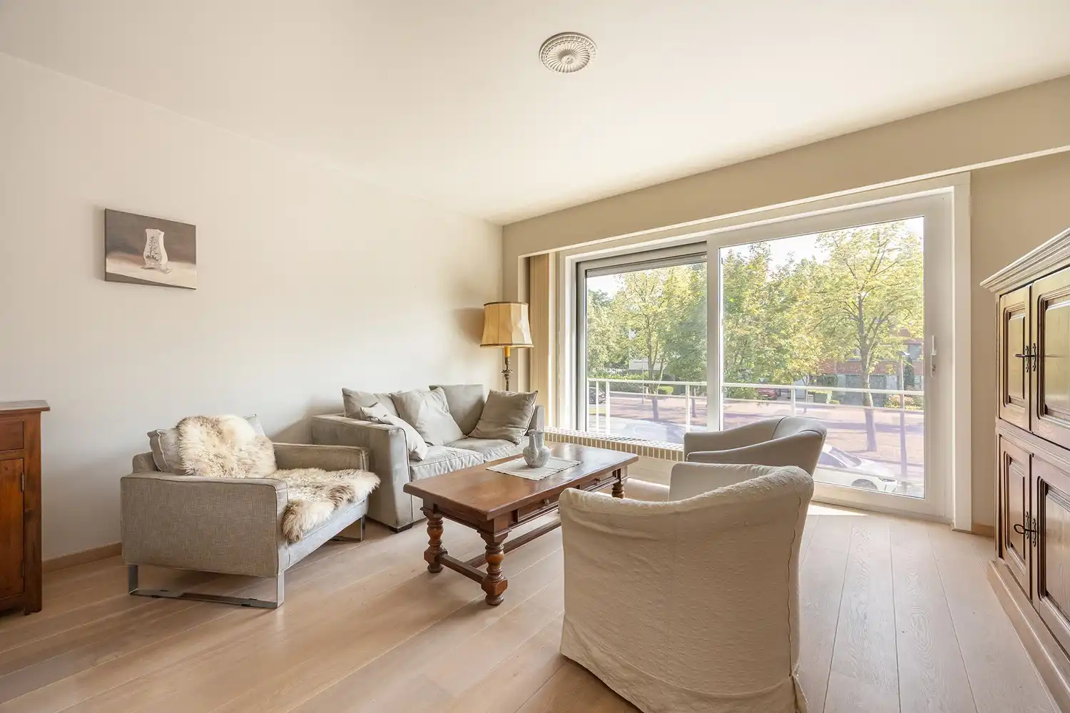 Verzorgd 3-slaapkamer appartement met garagebox foto 4