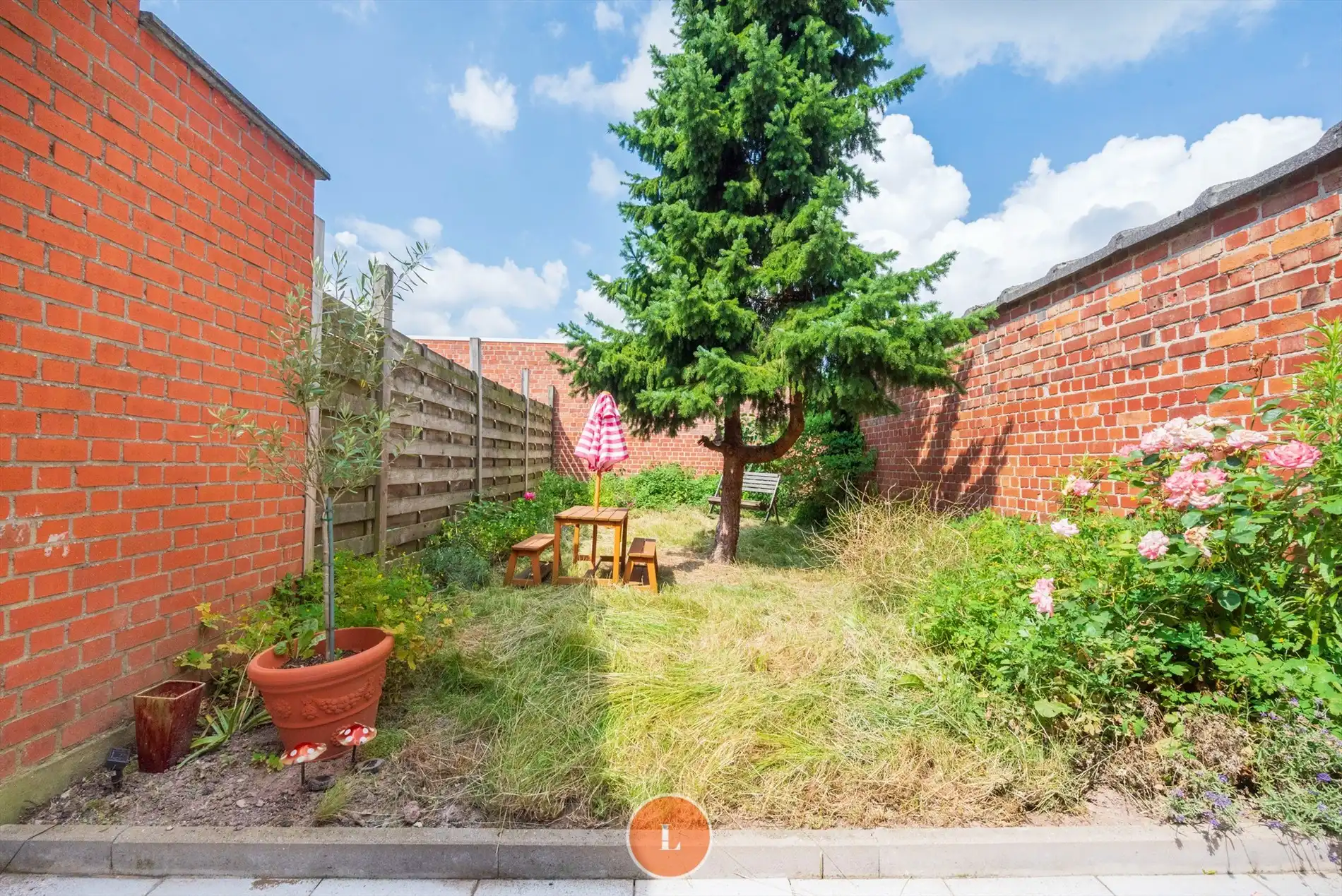 Instapklare gezinswoning met 4 slaapkamers en tuin foto 12