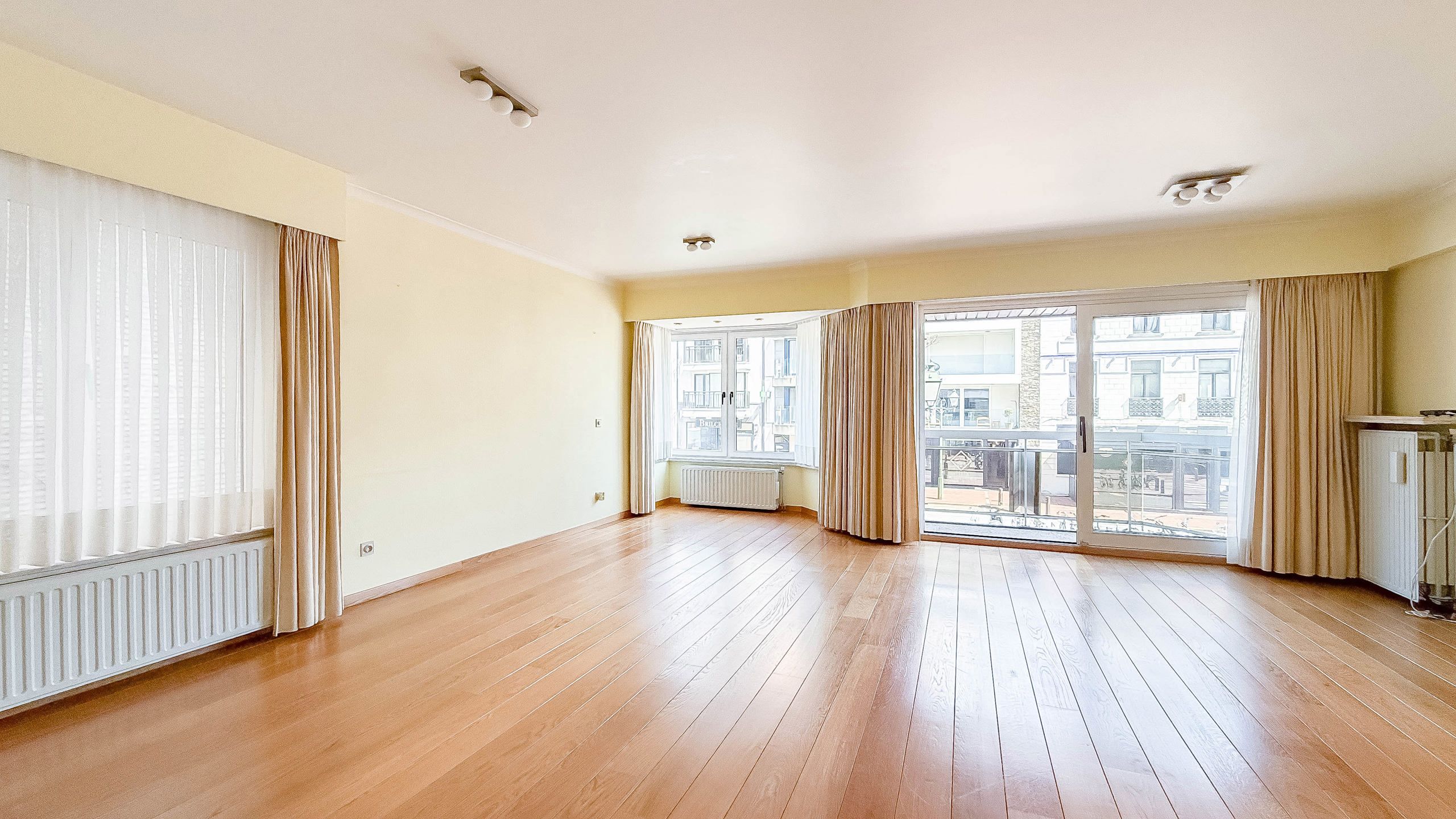 Ruim HOEKAPPARTEMENT met groot terras, op de Lippenslaan... foto 6