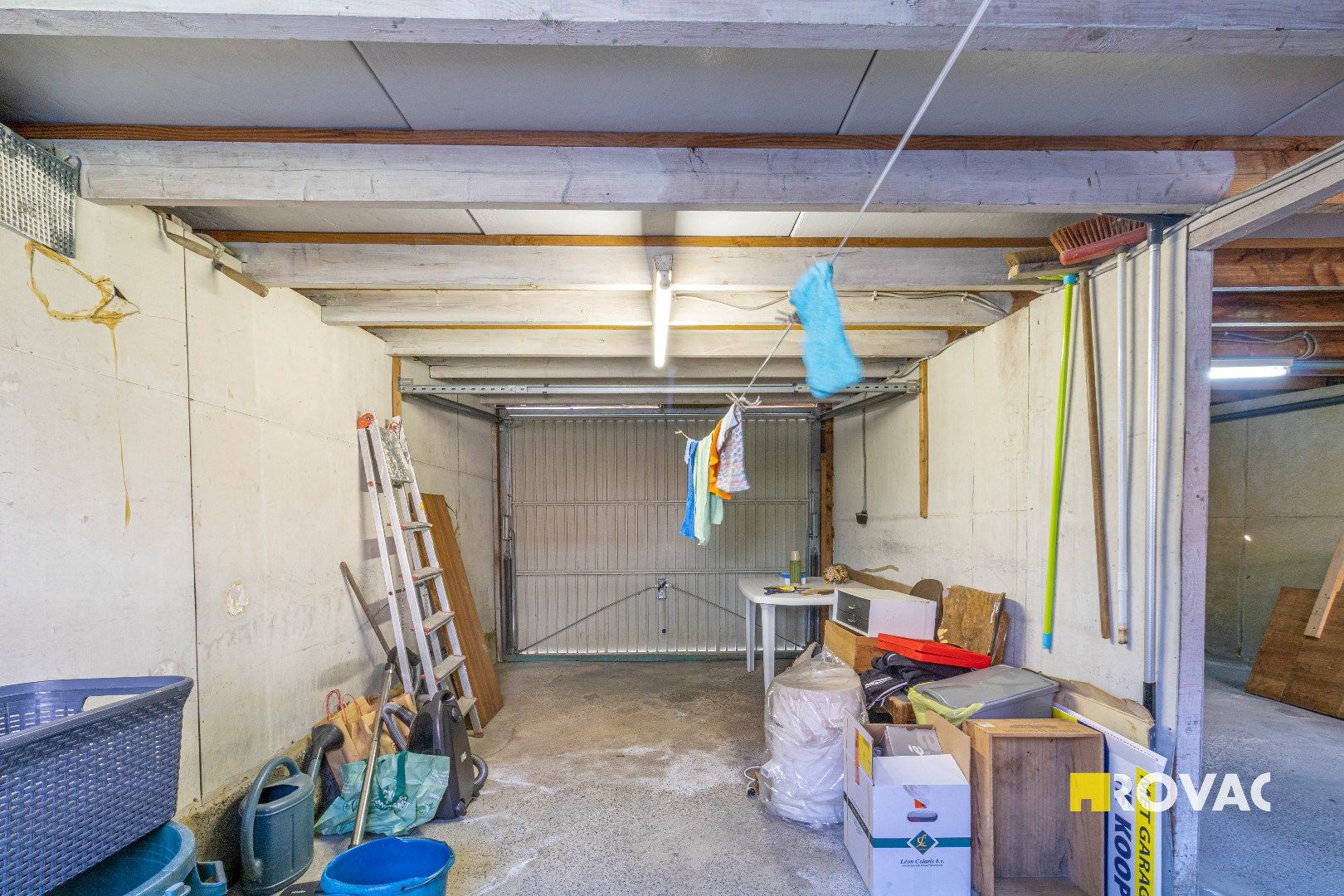 Leuke rijwoning in doodlopende straat met dubbele garage foto 21