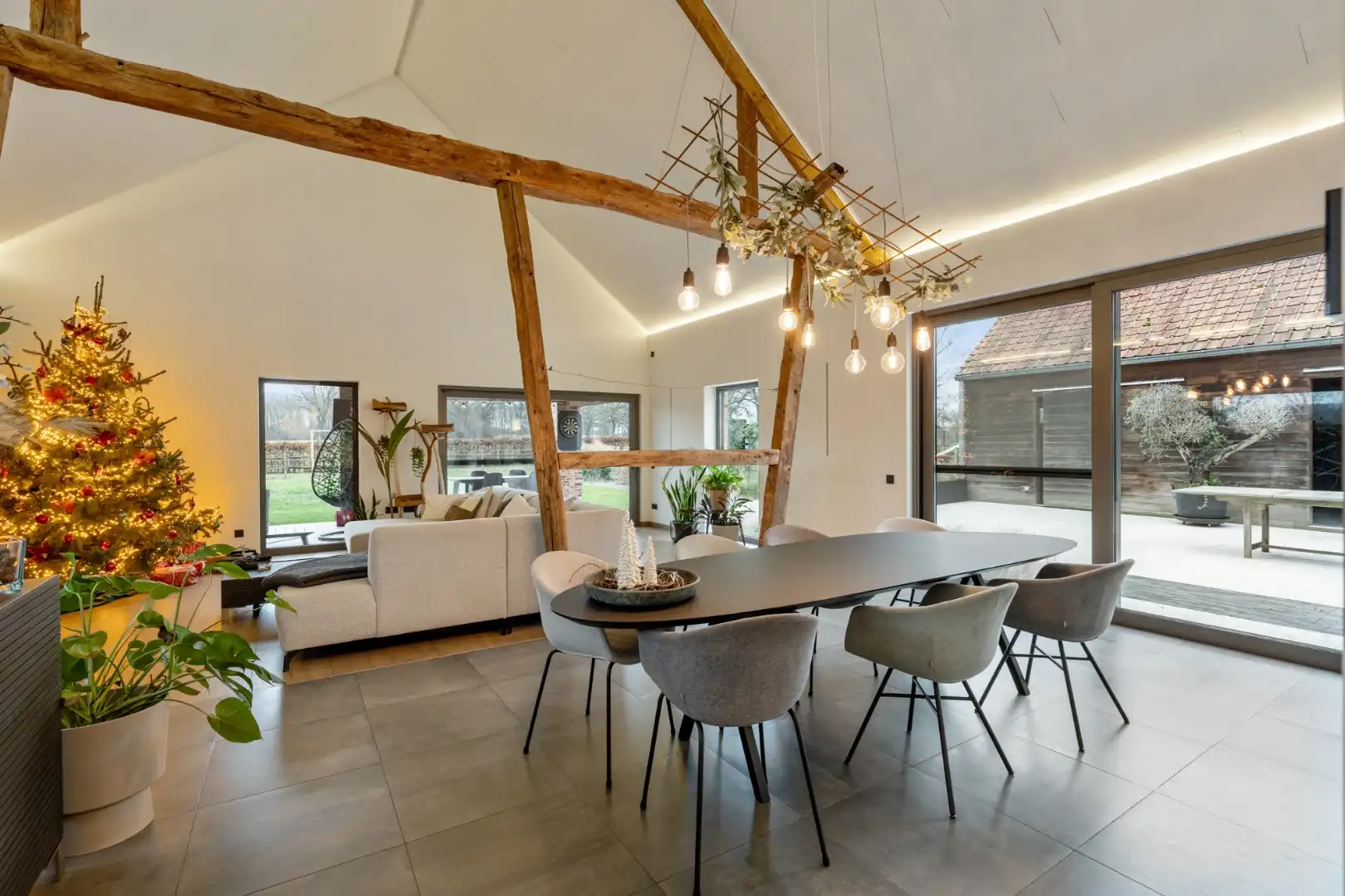 Uniek landhuis op een perceel van +/- 27 are in een GROENE oase foto 5