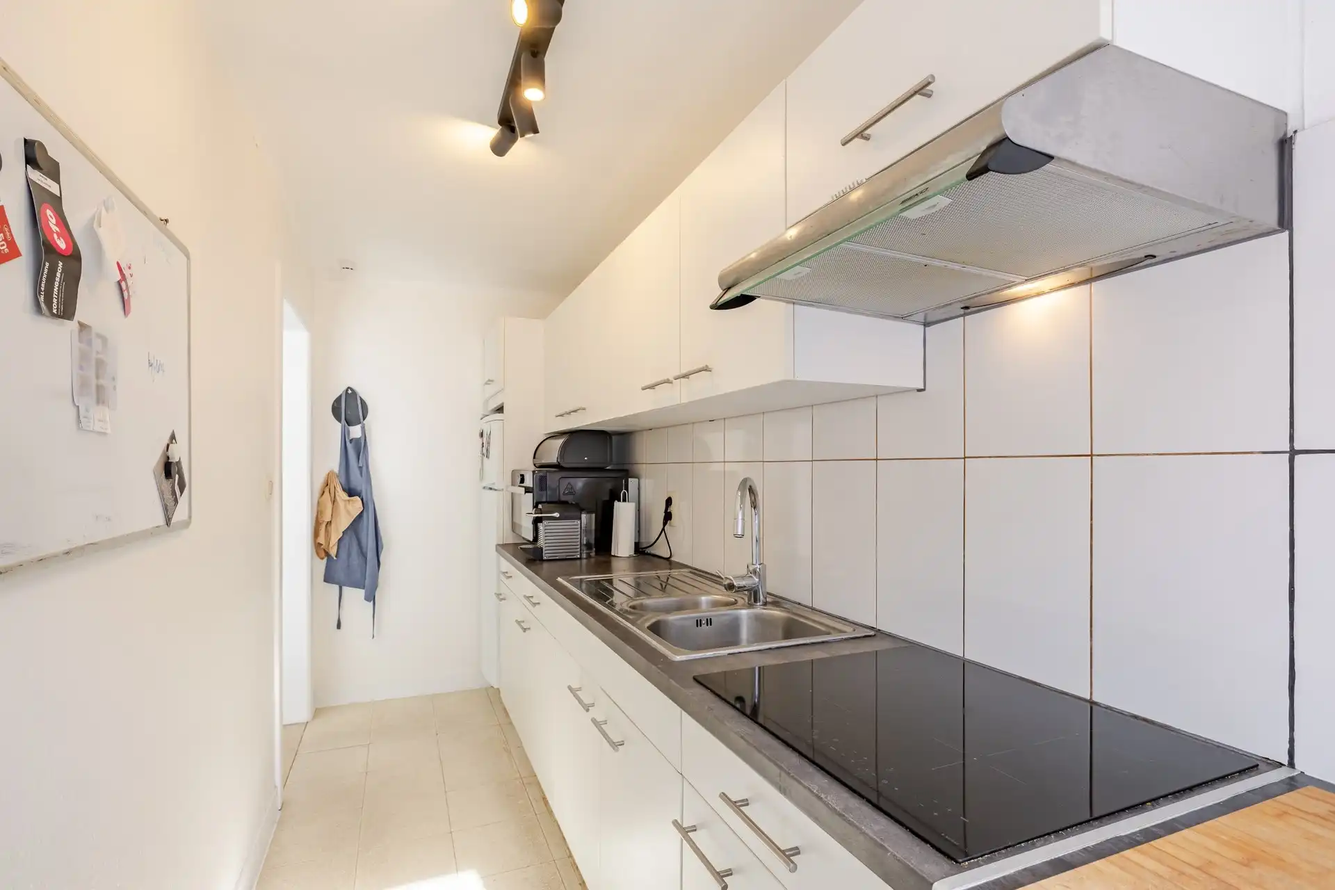 Perfect instapklaar en recent gerenoveerd appartement met garage op toplocatie in Liedekerke foto 15
