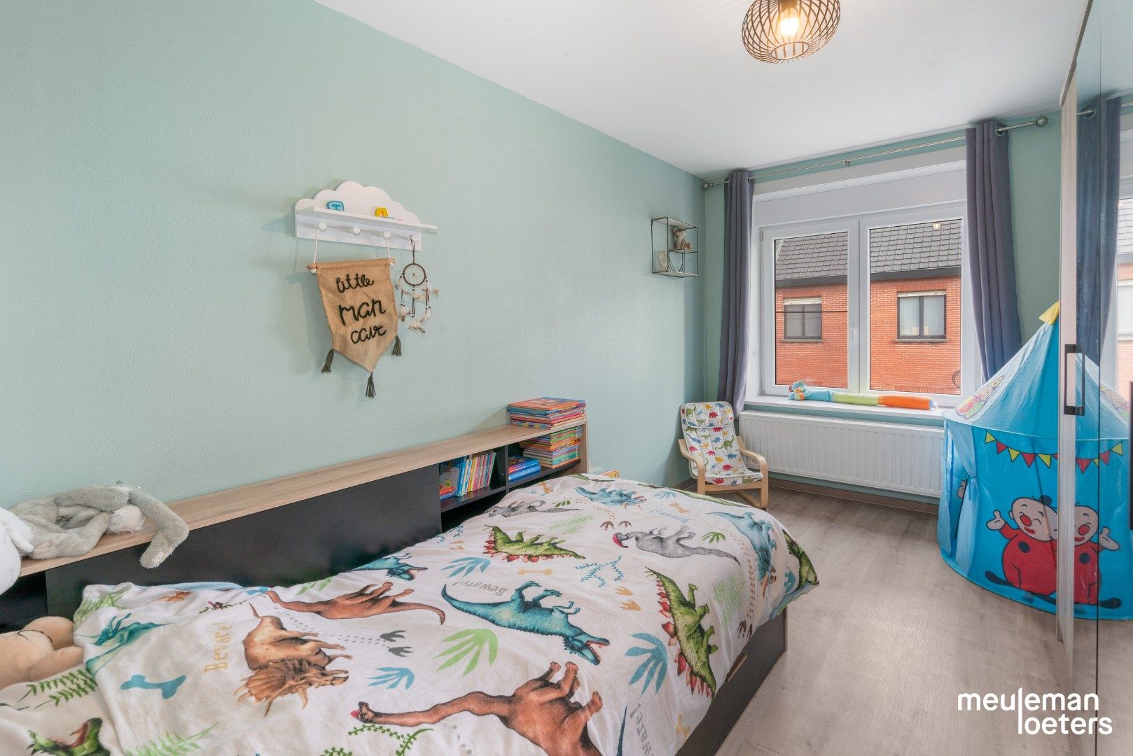 Gezinswoning met drie slaapkamers en inpandige garage  foto 11