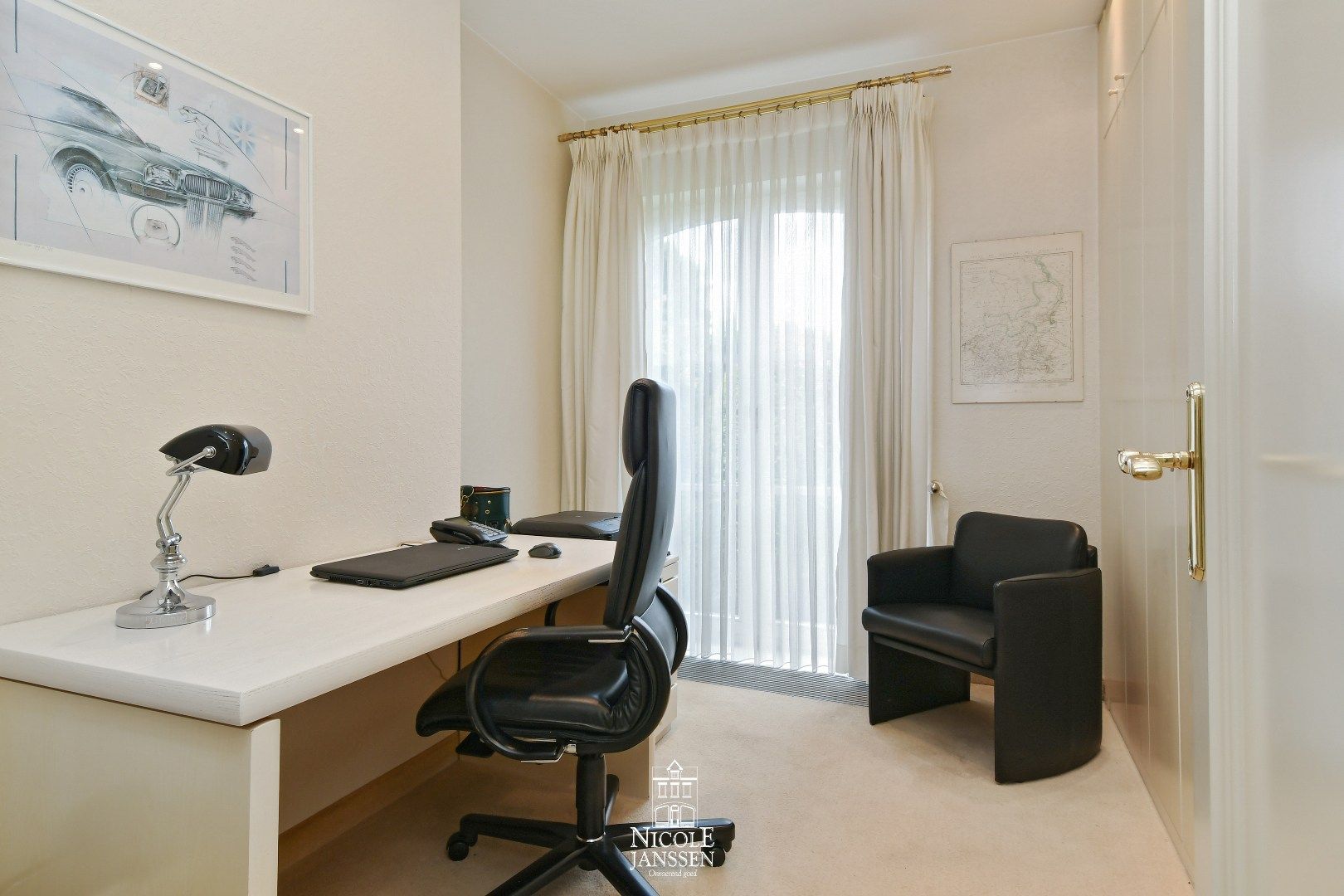 Exclusieve villa met zwembad, poolhouse en royale leefruimtes foto 12