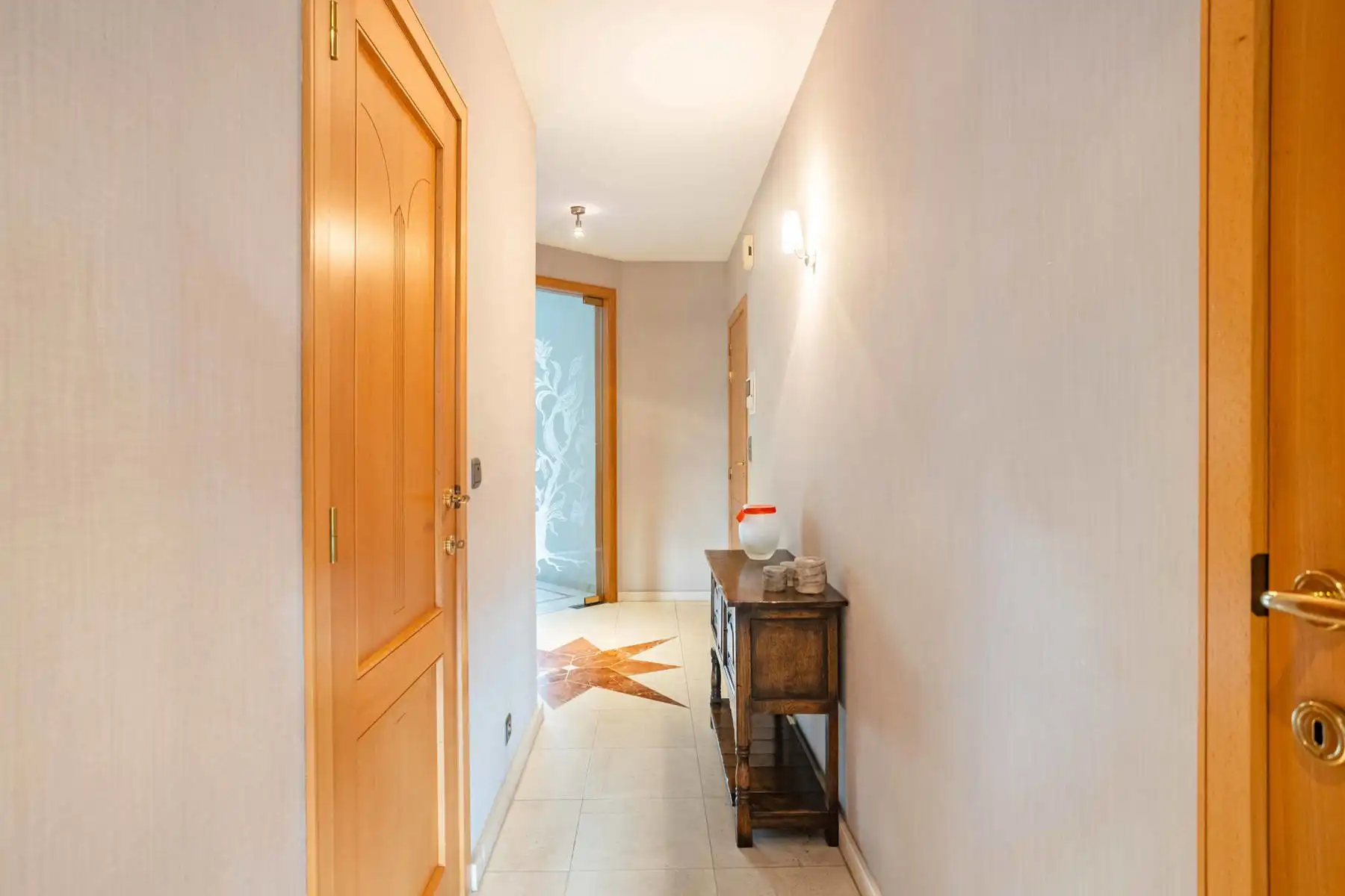 Instapklaar luxueus afgewerkt appartement met garage! foto 3