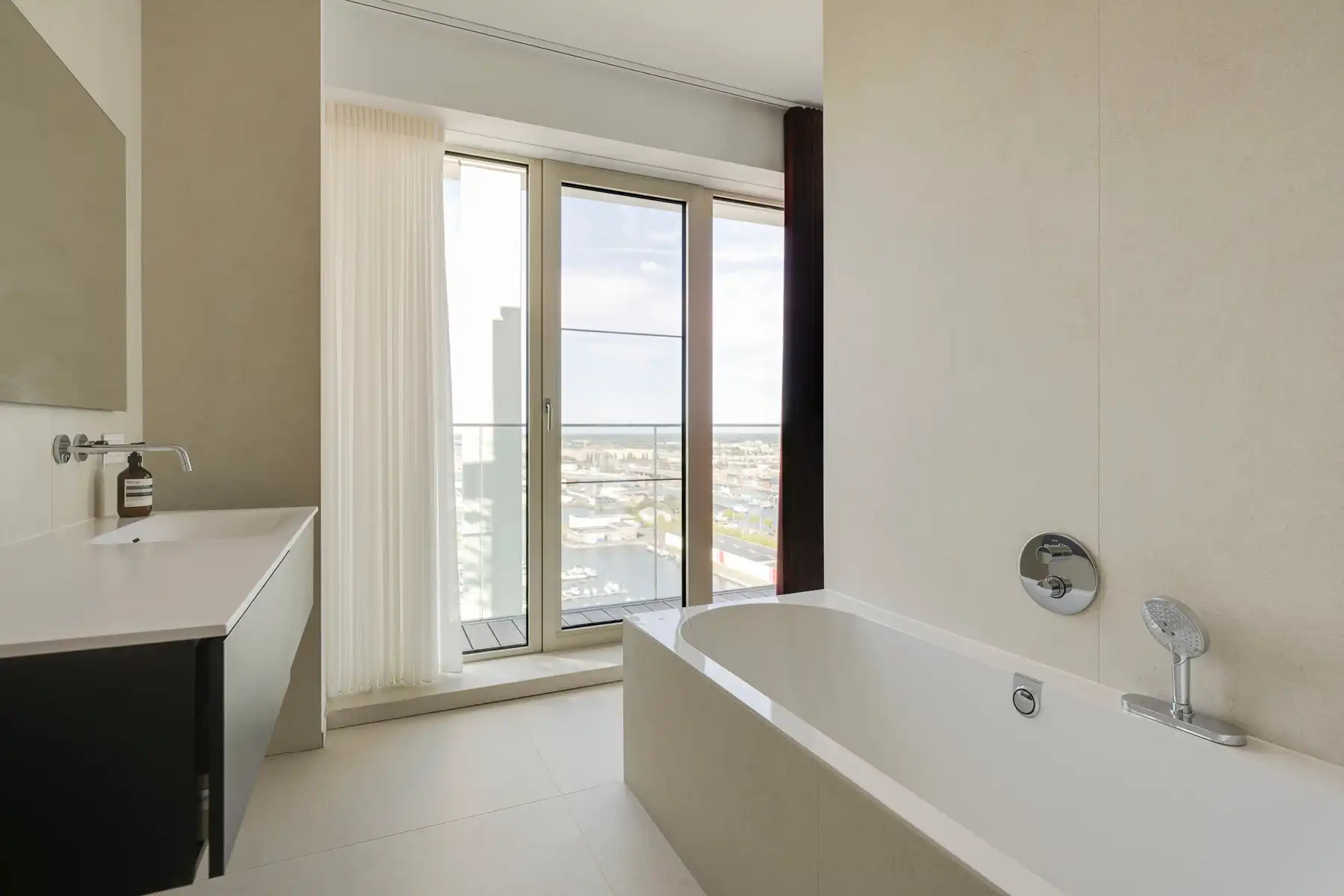 Penthouse met grote terrassen en pano zicht op ’t Eilandje foto 11