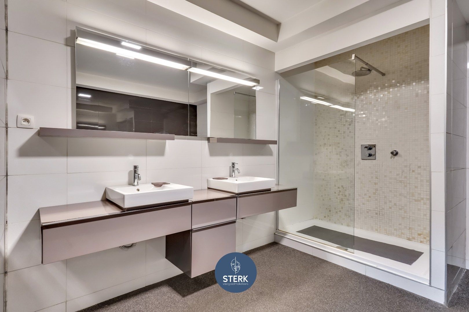 CHARMANTE VILLA MET 5 SLPKS OP EEN GUNSTIGE LOCATIE NABIJ NEDERLAND !  foto 20