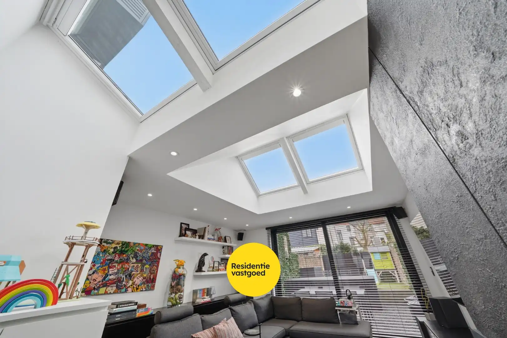 Volledig gerenoveerde woning met zonnige buitenruimte foto 2