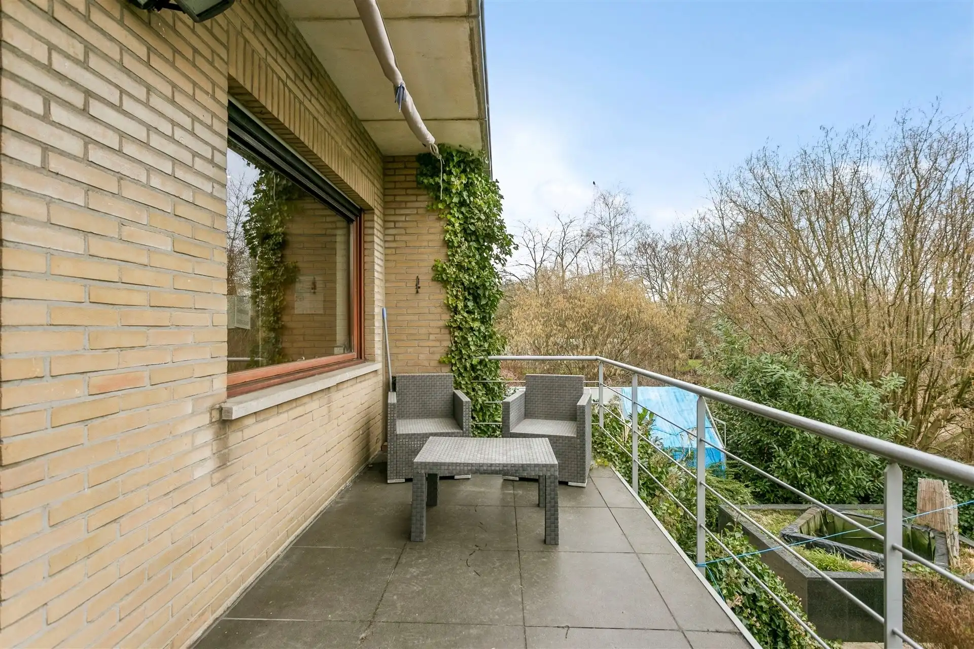 Ruime vrijstaande woning, omgeven door groene weilanden en op wandelafstand van het dorp. foto 19