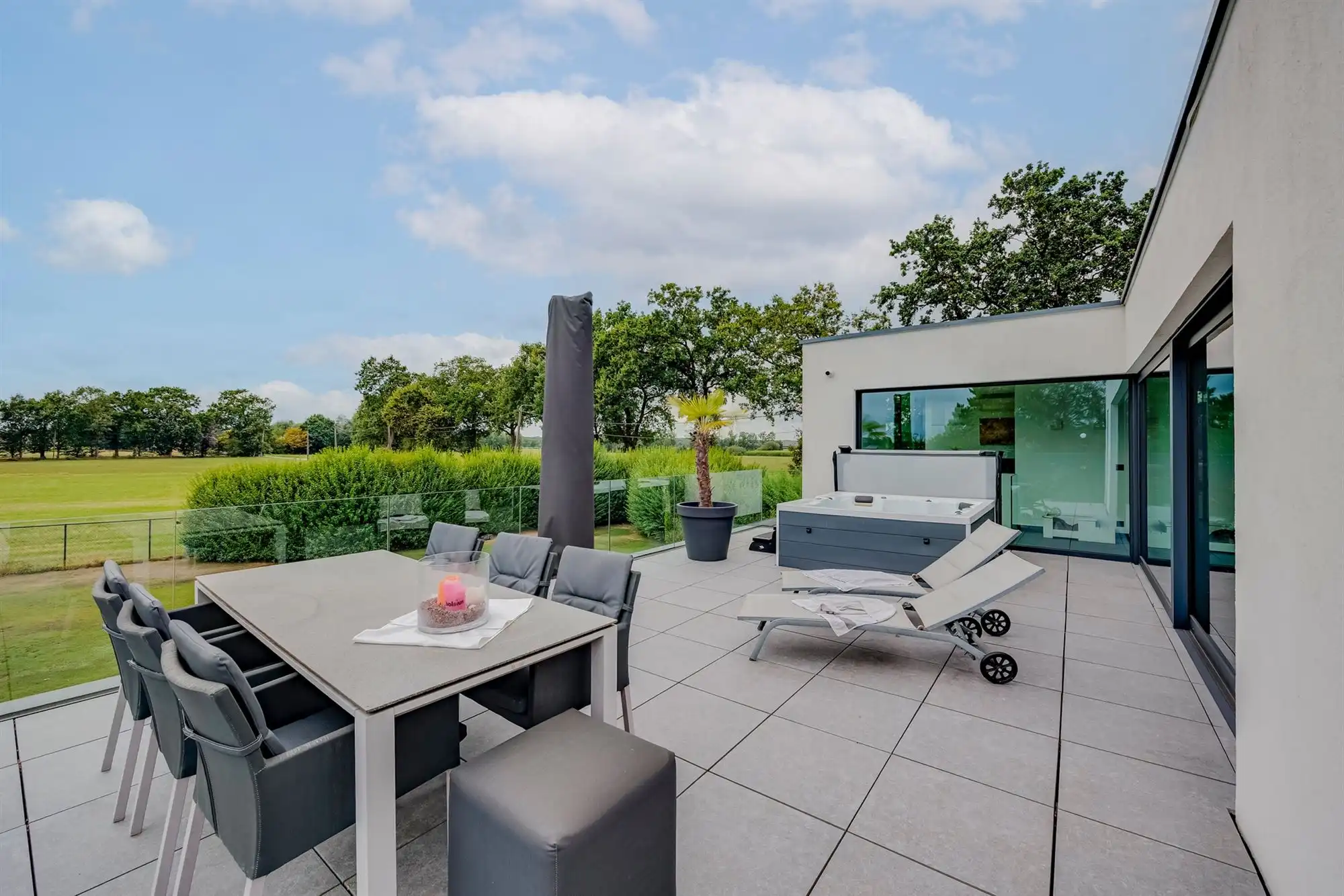 Exclusieve villa met 4 slaapkamers, 4 badkamers en luxueuze multifunctionele kelder op een toplocatie in Kalmthout! foto 10