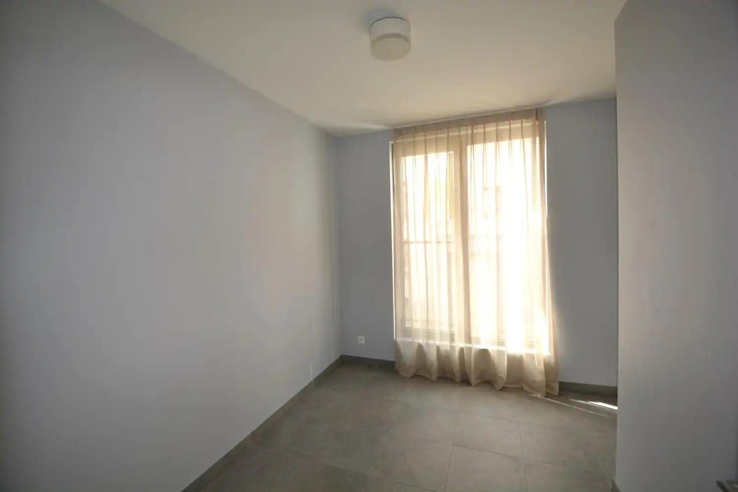 APPARTEMENT MET 2 SLK, TERRAS EN PARKING! foto 8