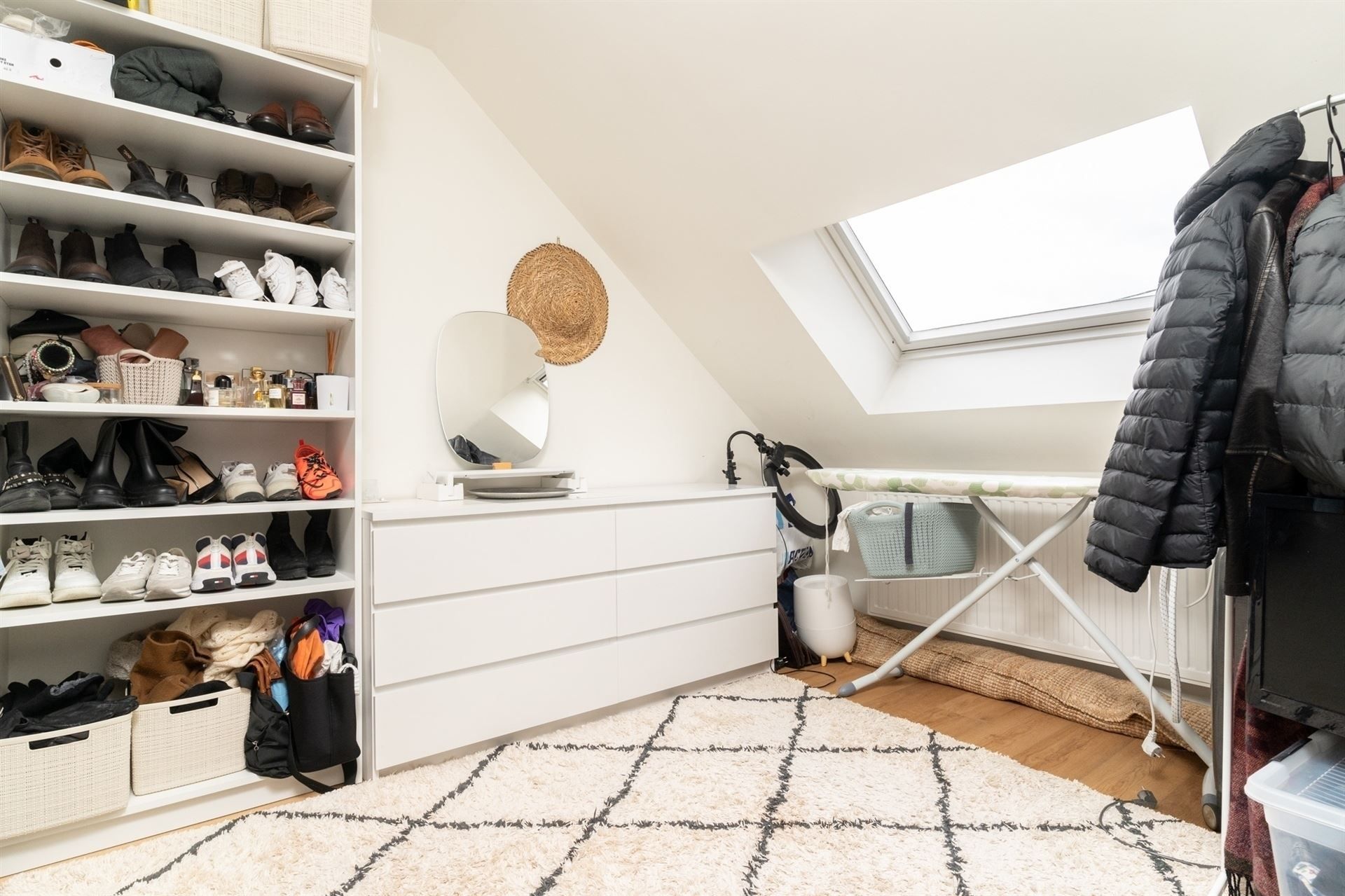 Meergezinswoning bestaande uit 2 app, tuin en dubbele carport foto 26