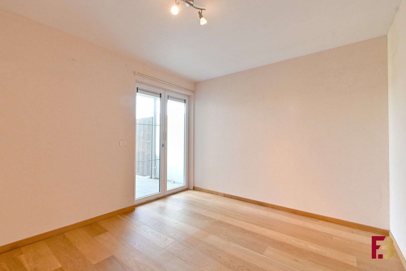 Lichtrijk gelijkvloers appartement met 2 terrassen en uitzicht op groen – hartje Eke foto 12