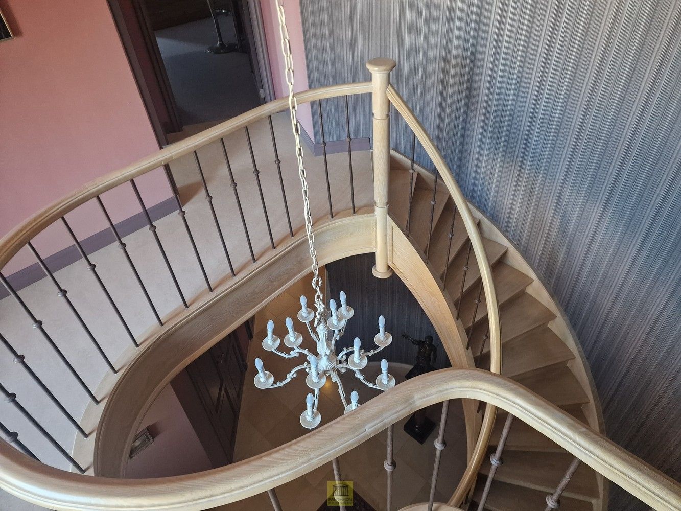 Charmante ruime villa in rustige, doodlopende straat foto 23