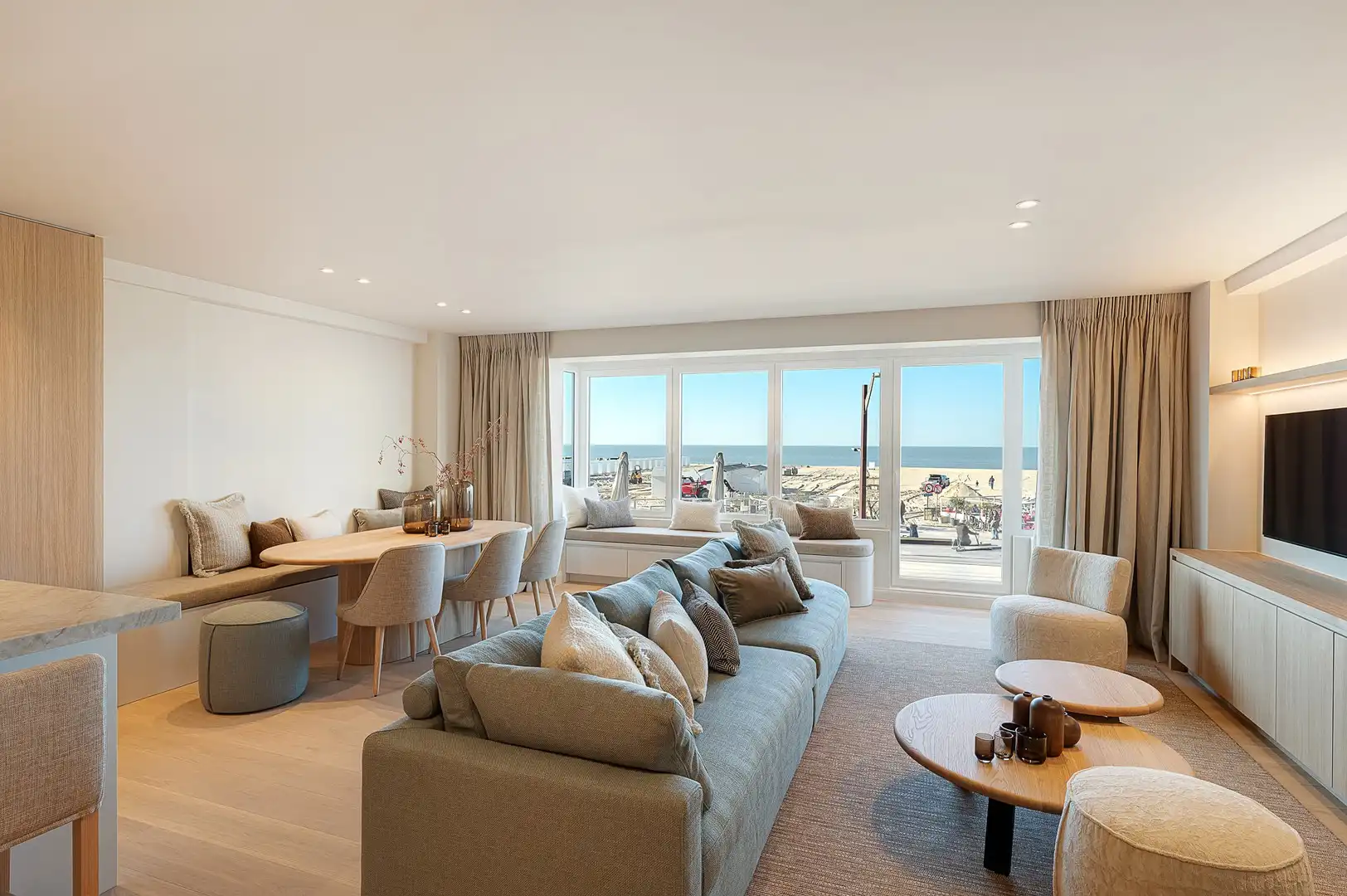 Luxueus gerenoveerd appartement met zeezicht aan Rubensplein. foto {{pictureIndex}}