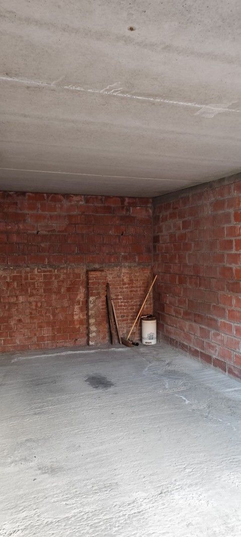 Zeer centraal gelegen afgesloten garagebox foto 10