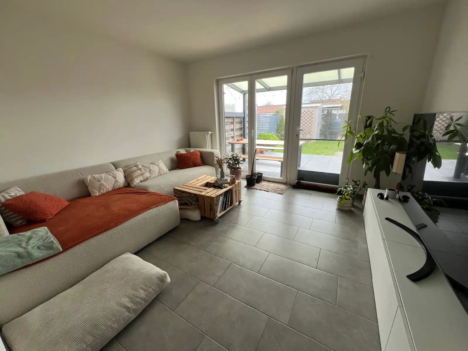 GLV app met 2 slpk, terras, tuin, parking en garagebox foto 8