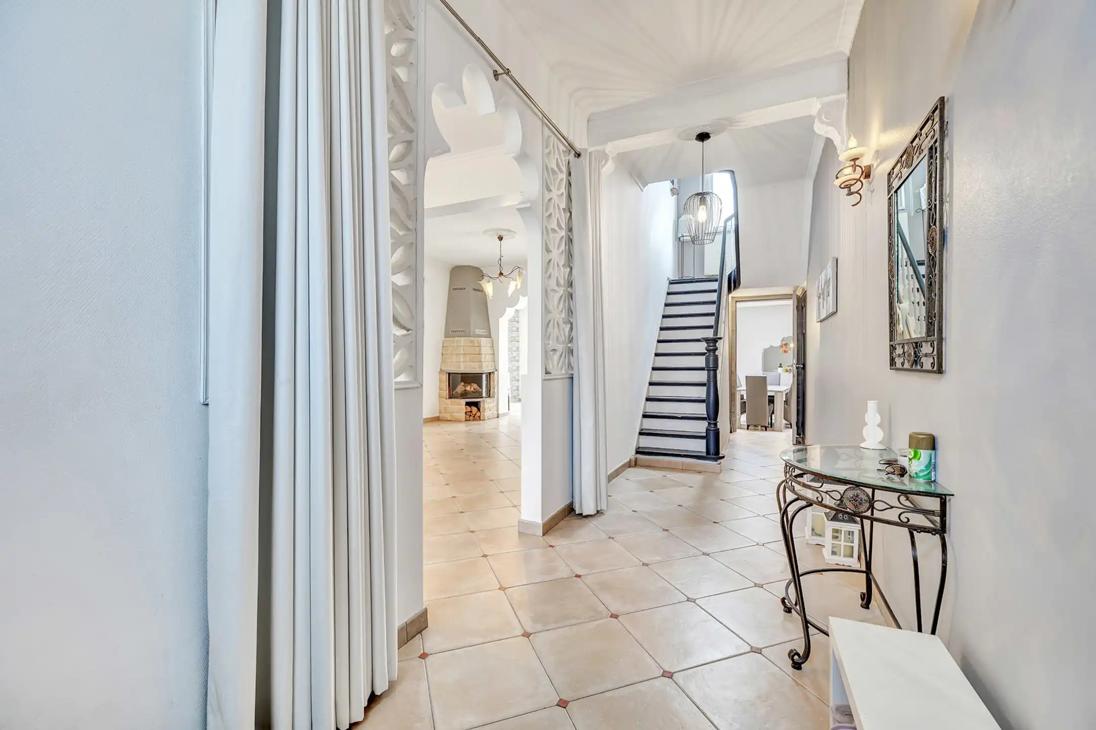 Rustieke woning op strategische ligging foto 2