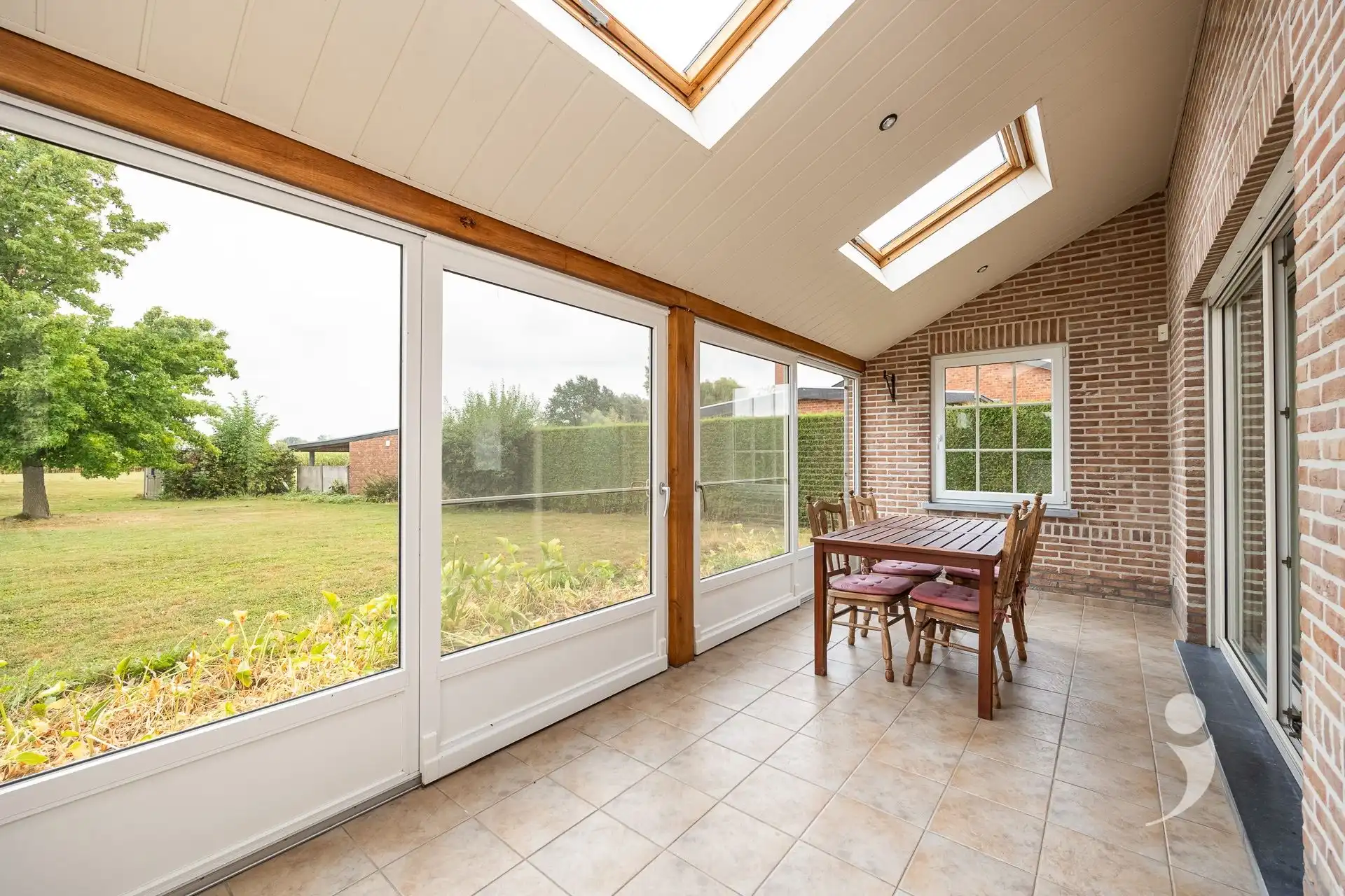 Instapklare woning met grote tuin en zicht op de velden! foto 8