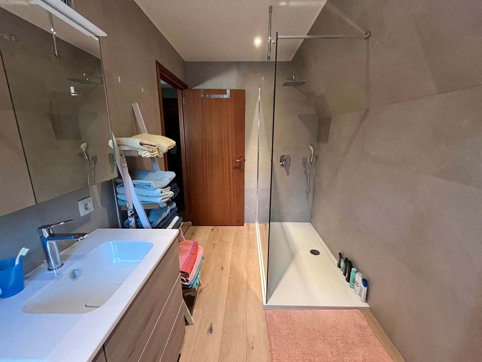 HOB met 3 slpk, ruime garage en tuin nabij centrum Ninove foto 9