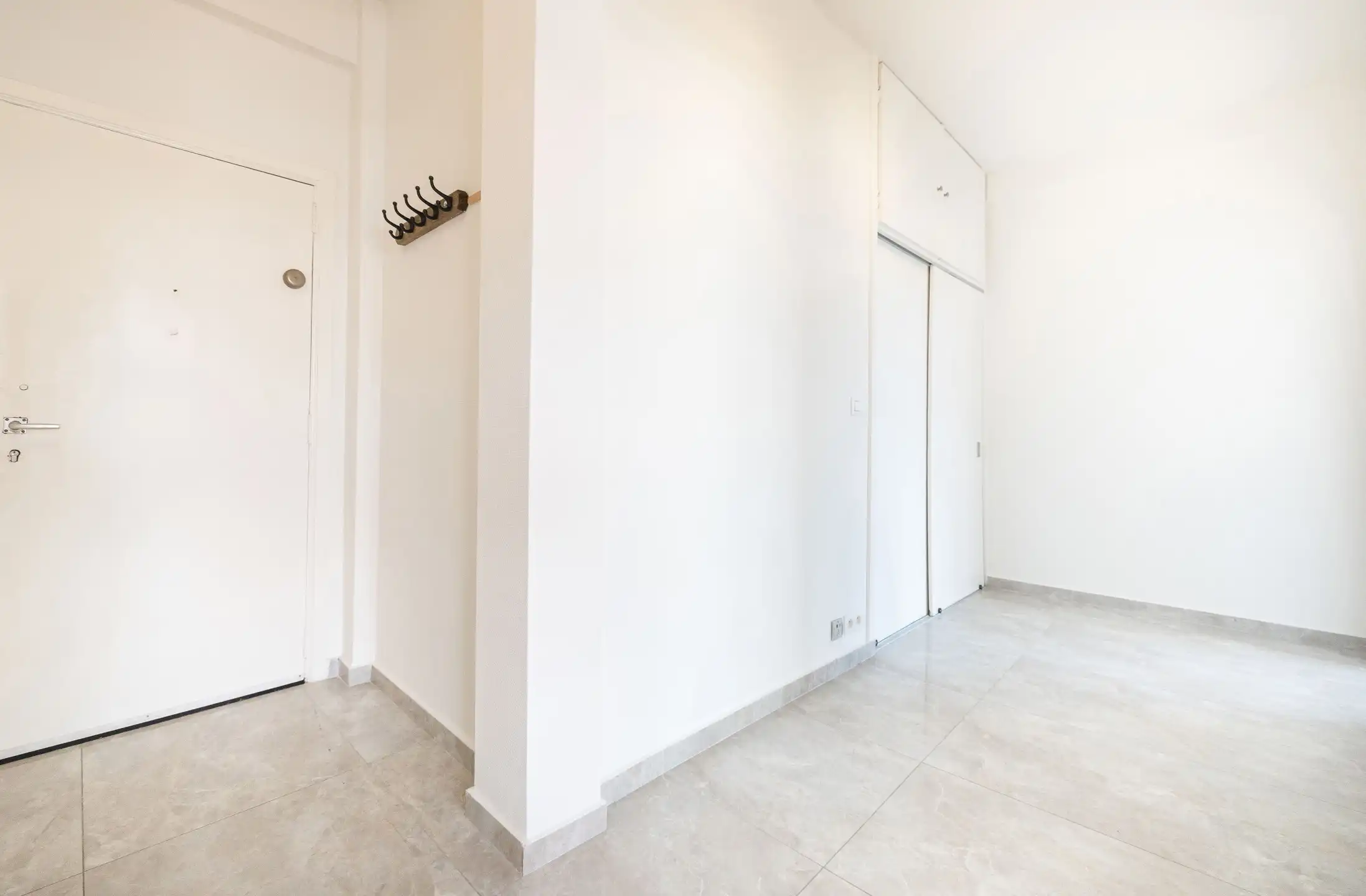 Licht appartement met 1 slaapkamer van ± 70 m² foto 9